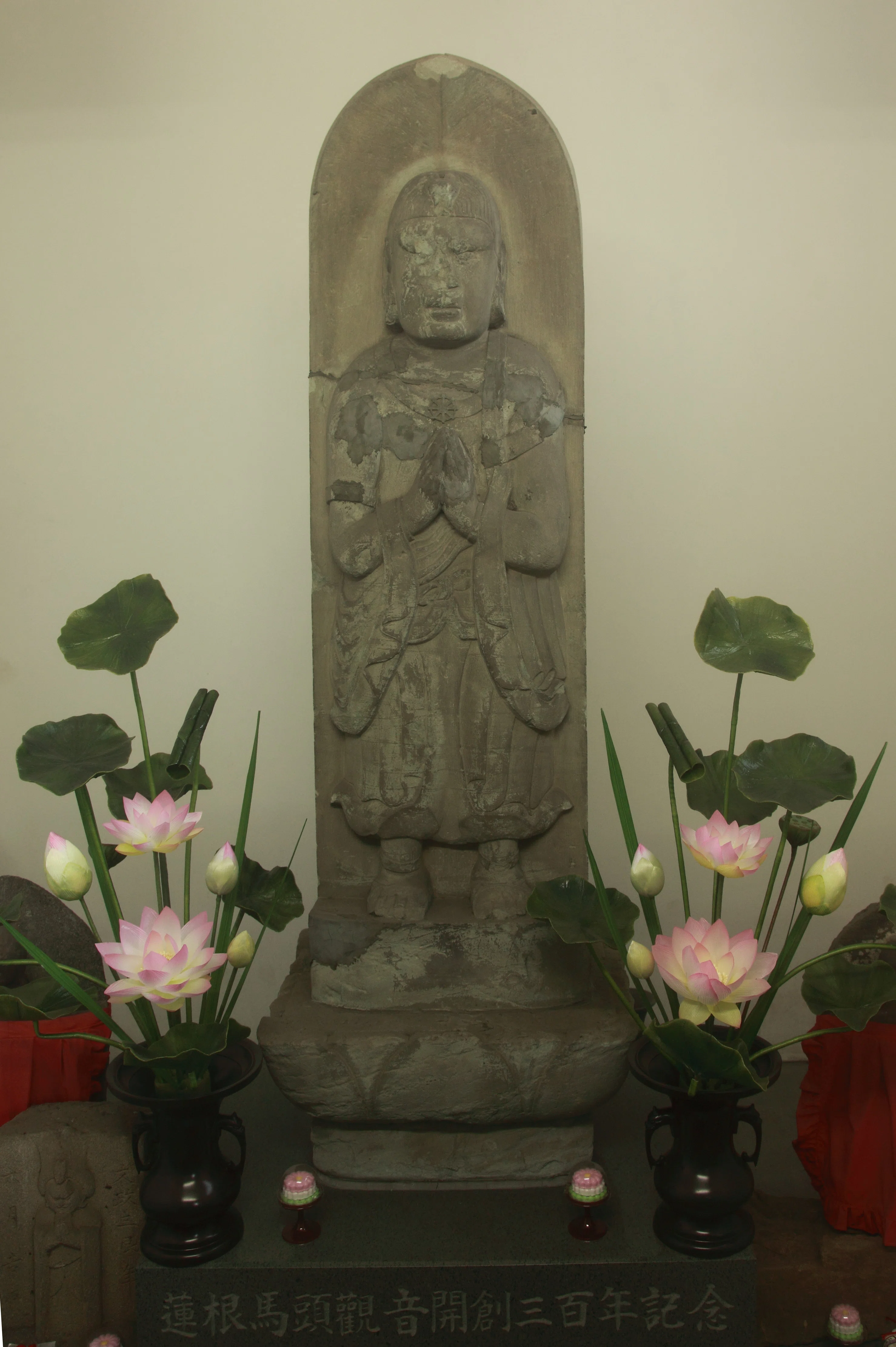 修復された石仏を見る｜板橋史談会