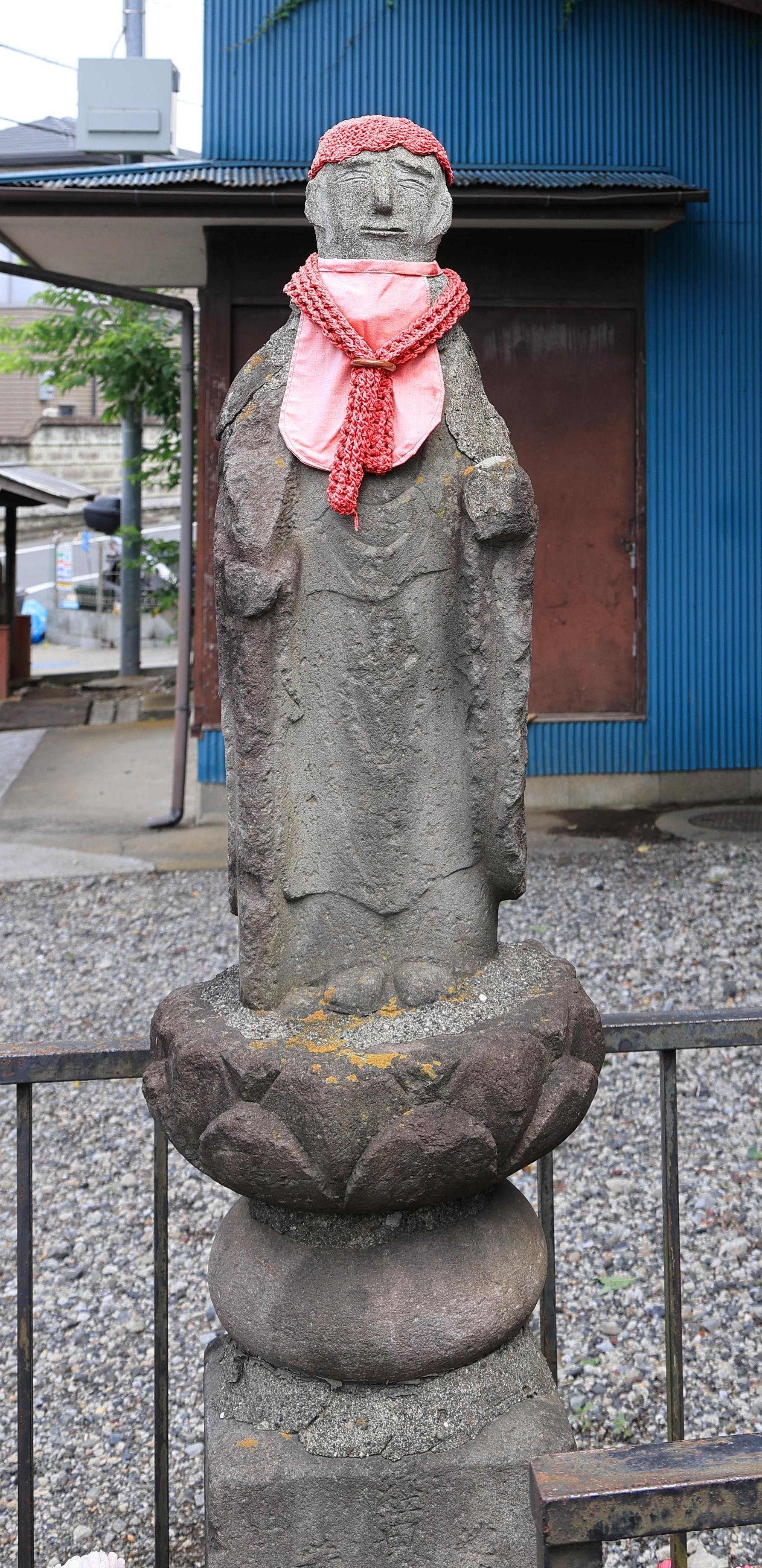 修復された石仏を見る｜板橋史談会