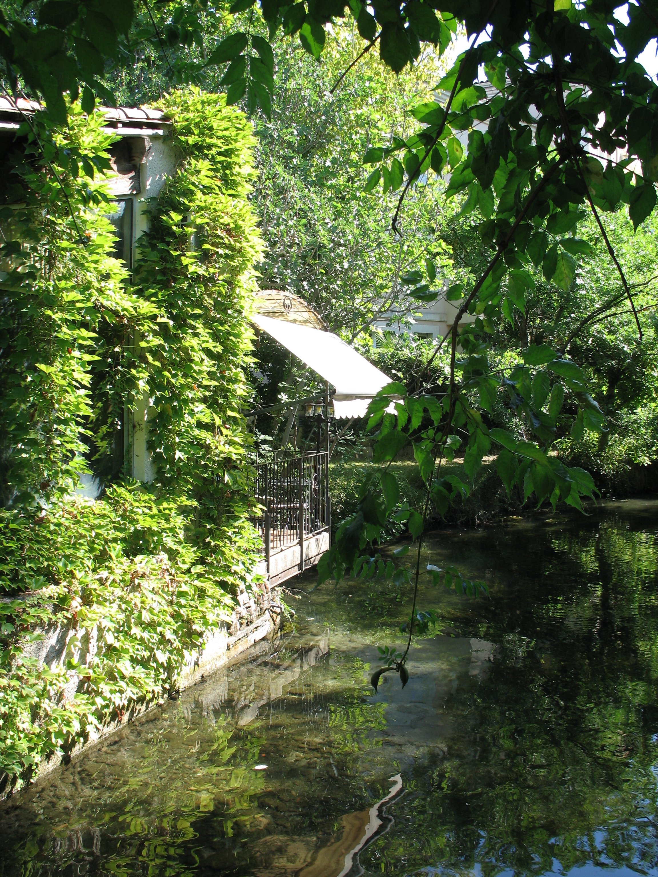 アンティークの町、演劇の町へ@L'Isle sur la Sorgue & Avignon