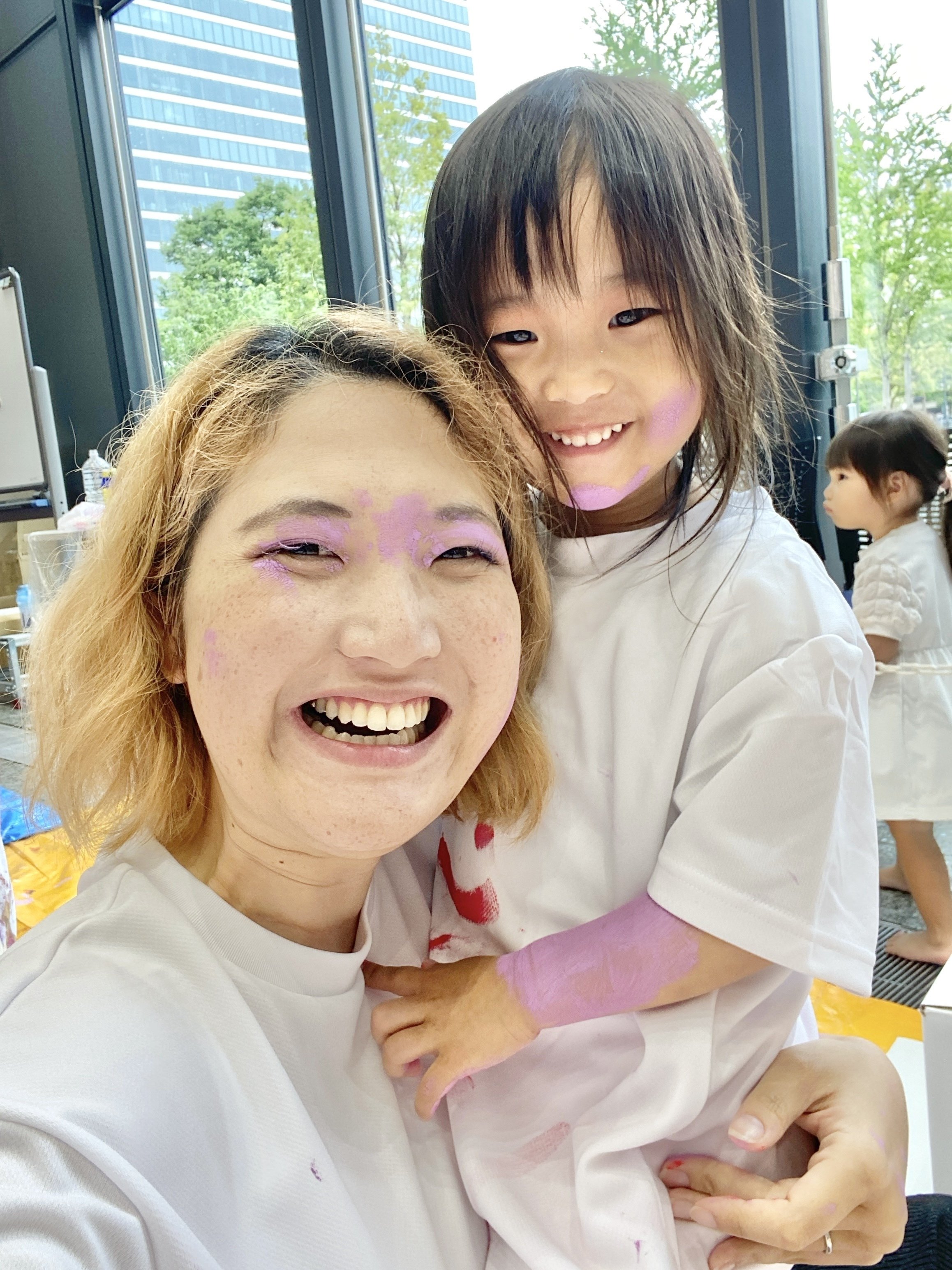 油絵　4歳　子供 3歳・4歳・5歳の子どもの絵の具遊びの特徴と効果 - はなしのブログ