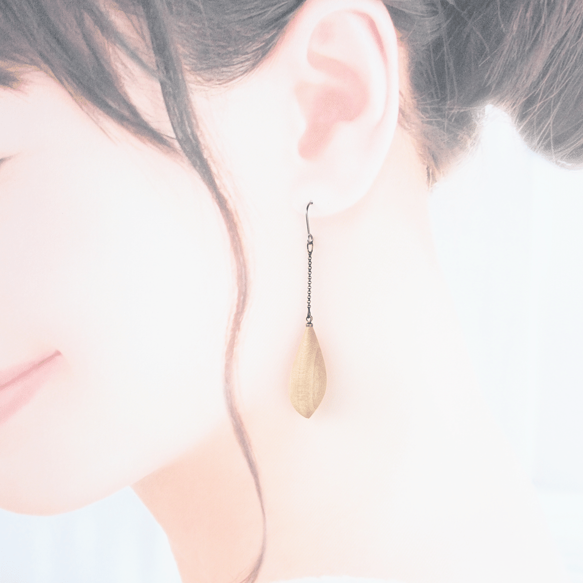 木製ピアス『時のかけら』｜MOE｜クラフト工房『森のこのは』