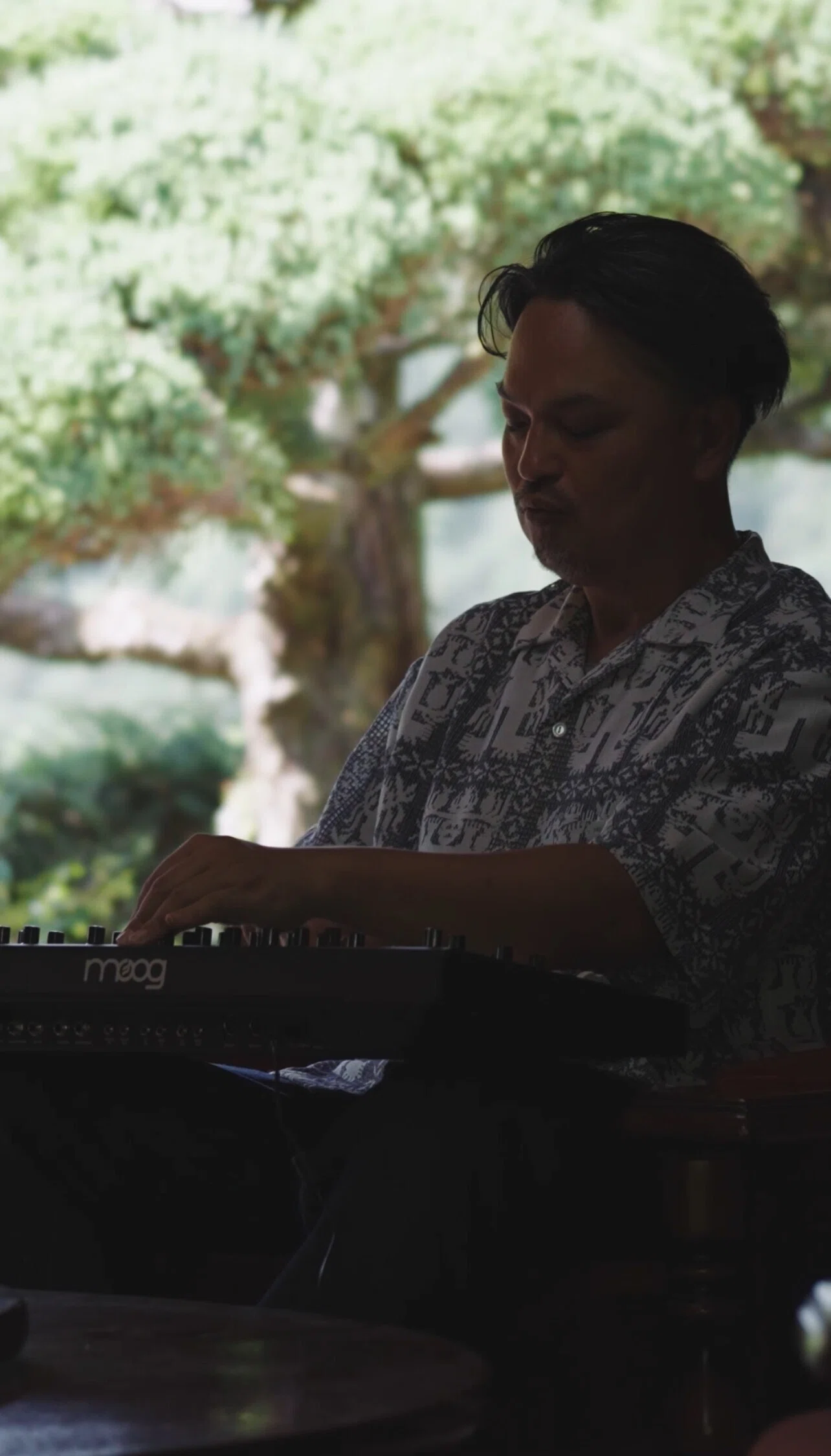 EVISBEATS、Nagipanとのコラボアルバム『萃点』をデジタルリリース