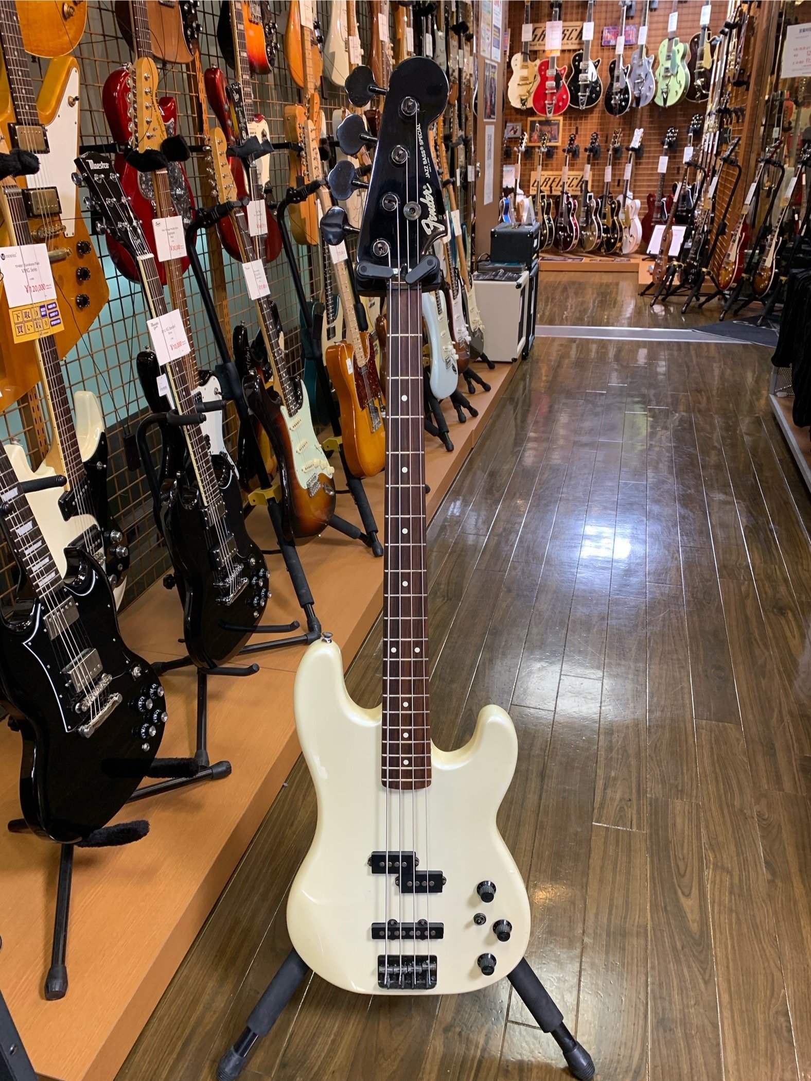 FenderJapan　特殊ジャズベース プレベのルックスでジャズベの快適さ！Fender Japan Jazz Bass