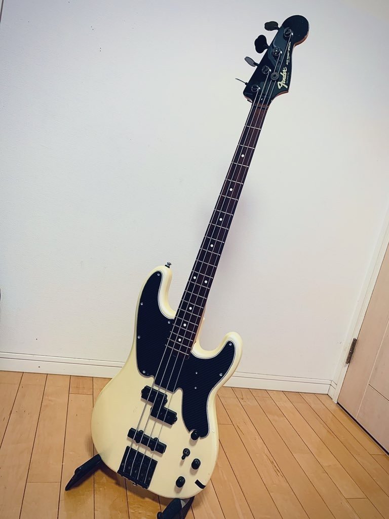 プレベのルックスでジャズベの快適さ！Fender Japan Jazz Bass