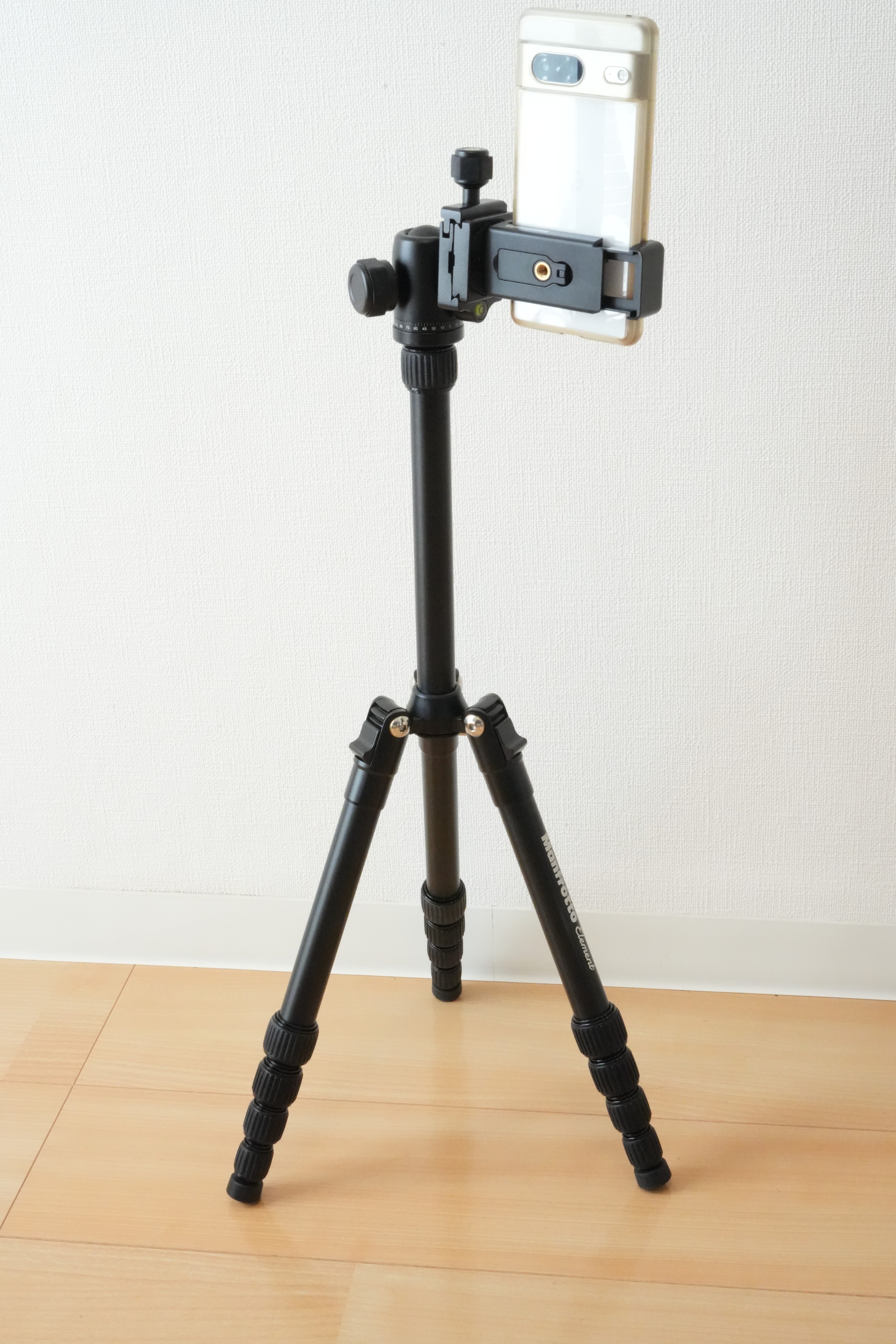 Manfrotto マンフロット Element トラベル三脚 MKELES5BK-BH レビュー