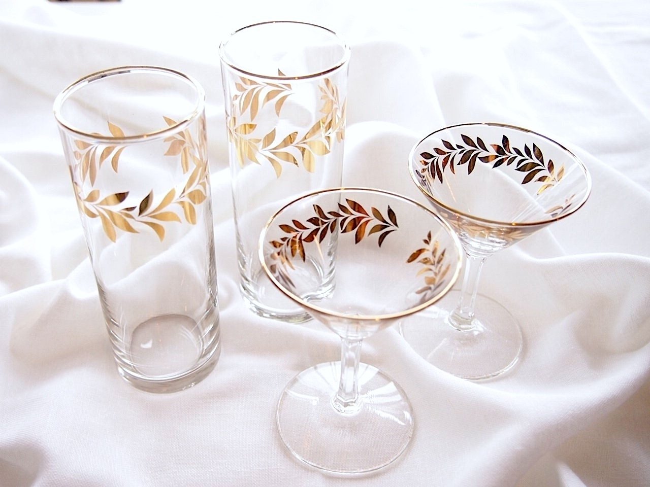 美品　陶器　ヴィンテージ　帯留め　宝船　明るい色使いの華やかな　丁寧に彫られた 美品 陶器 ヴィンテージ 帯留め 宝船 明るい色使いの華やかな