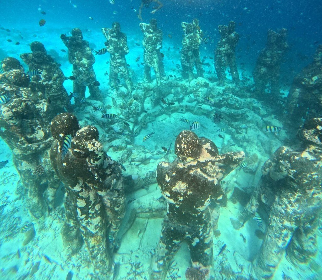 インドネシア　300万　ルピア　バリ島　ジャカルタ　スラバヤ　ロンボク インドネシア 300万 ルピア バリ島 ジャカルタ スラバヤ