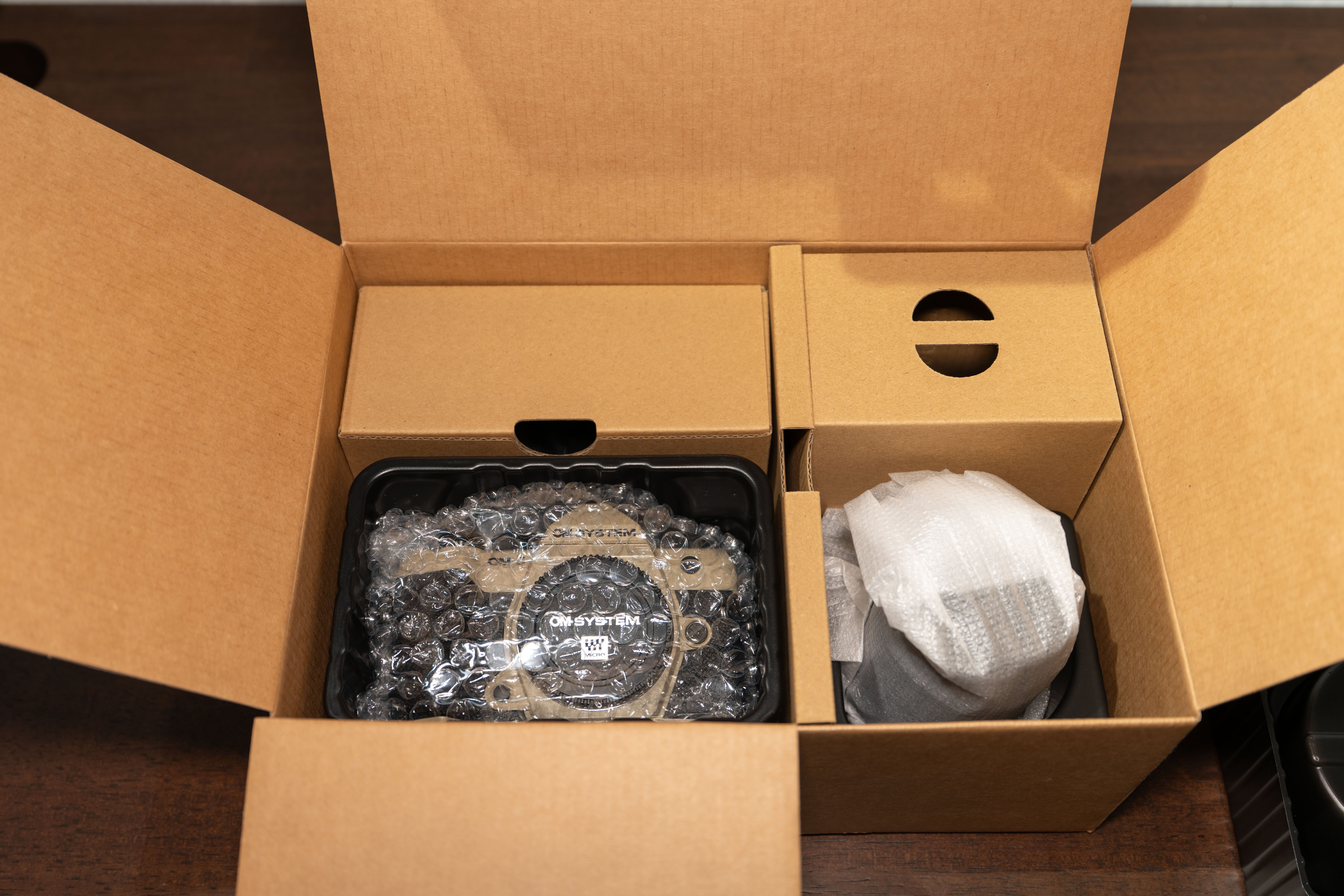 OM SYSTEM OM-5 Mark II Unboxing!｜芝生侍