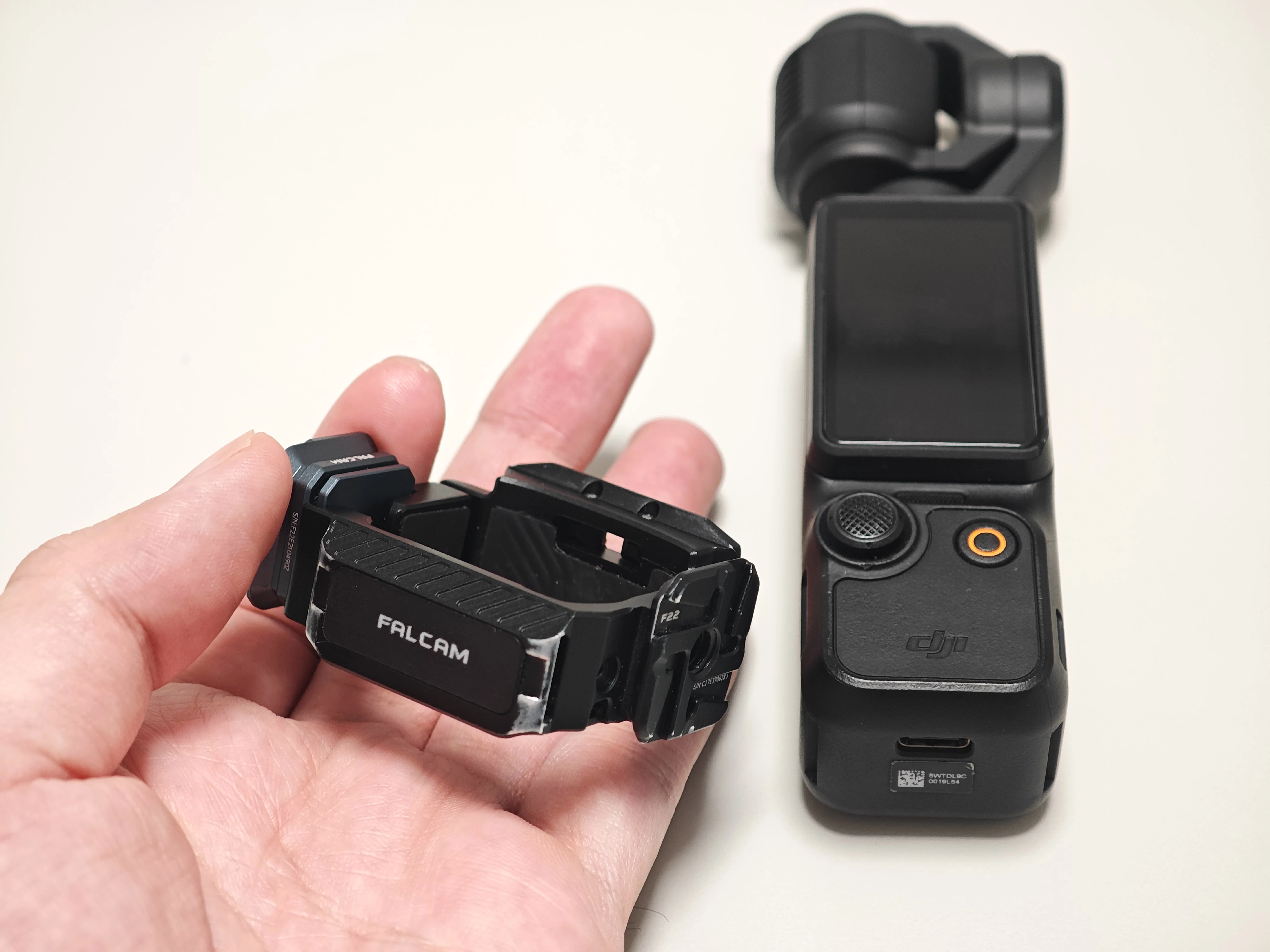 DJI OSMO Actionマグネットマウントが使用できるUlanzi FALCAMの