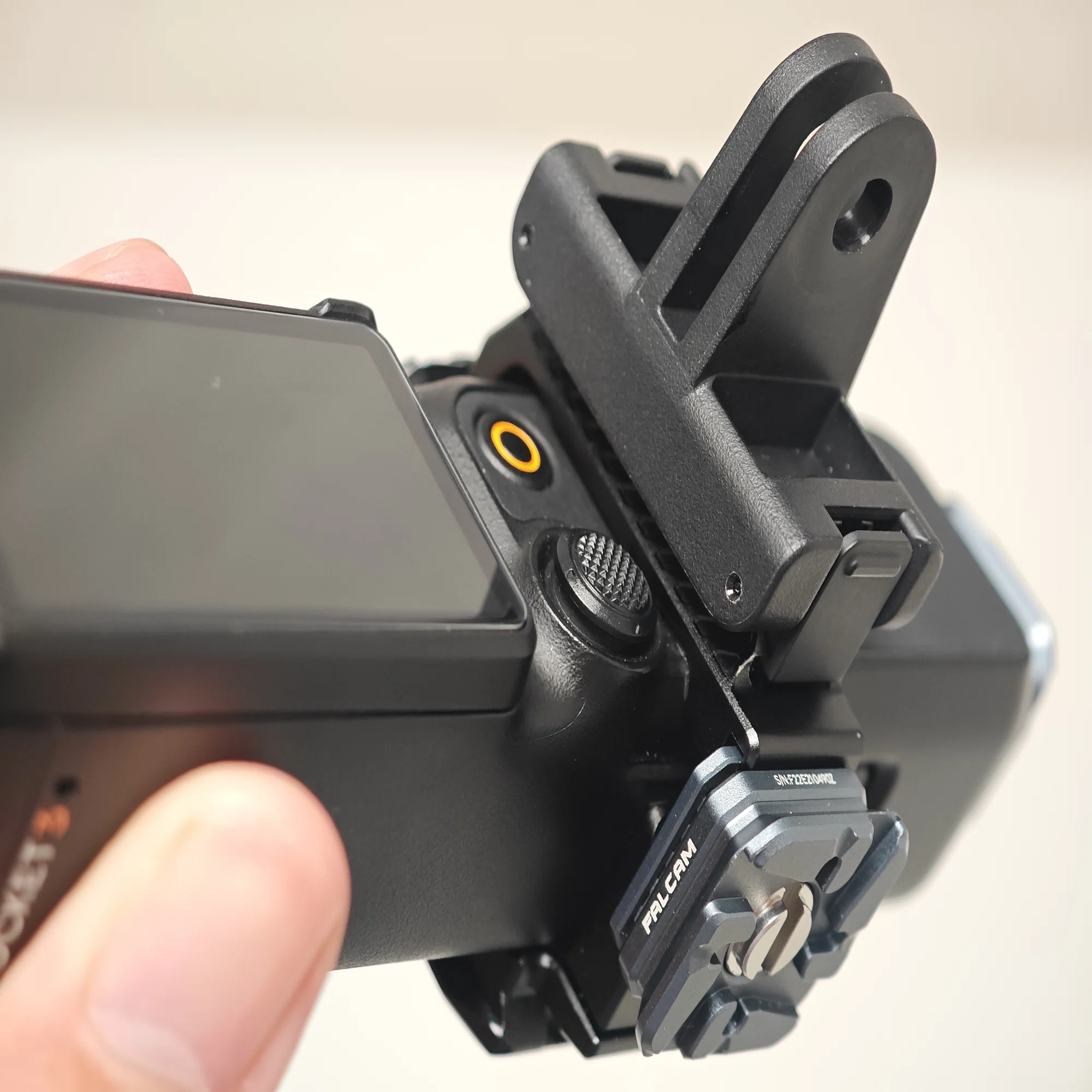 DJI OSMO Actionマグネットマウントが使用できるUlanzi FALCAMの 