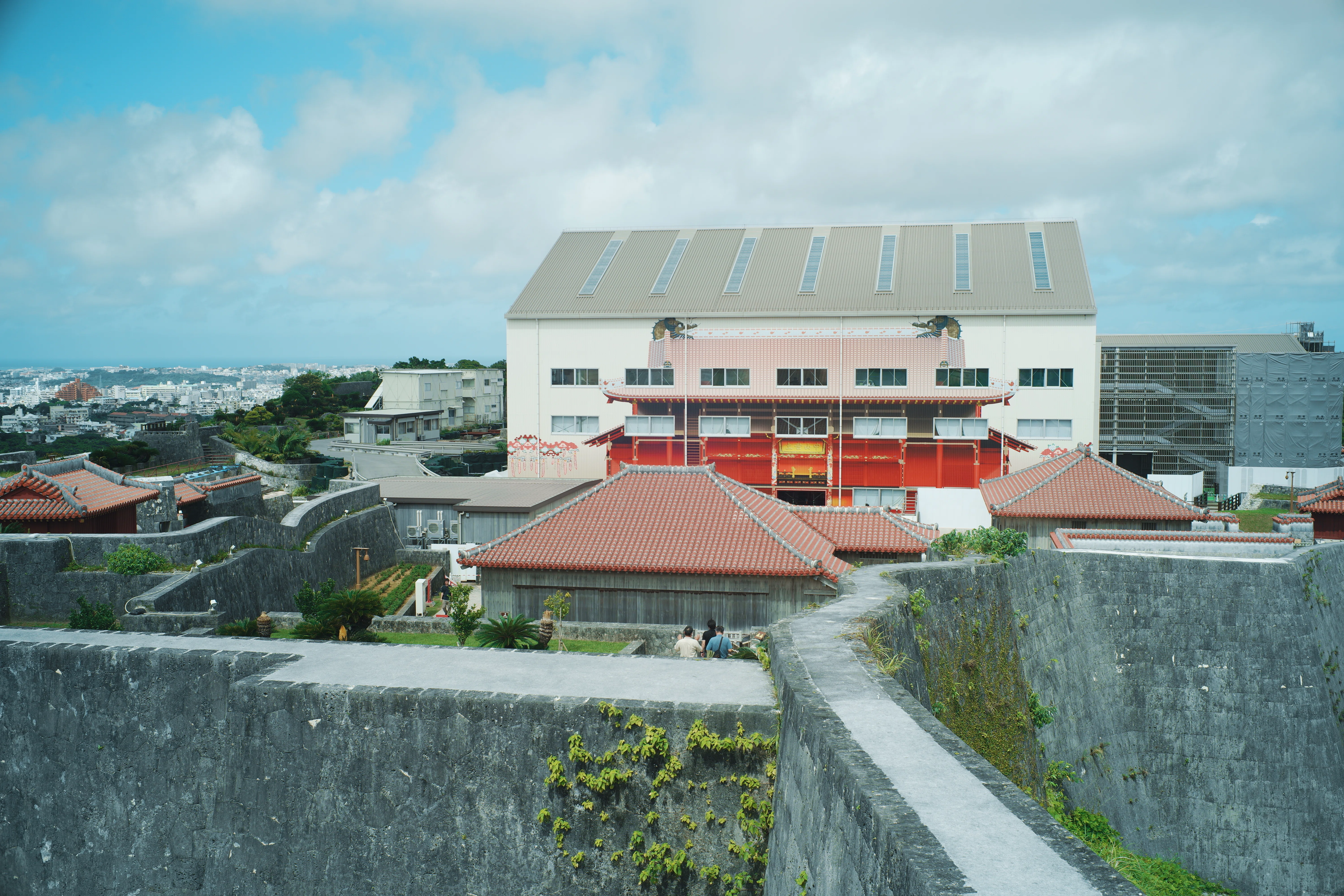 沖縄写真旅行記⑤「再建中の首里城と玉陵とさよなら沖縄」｜鉄人