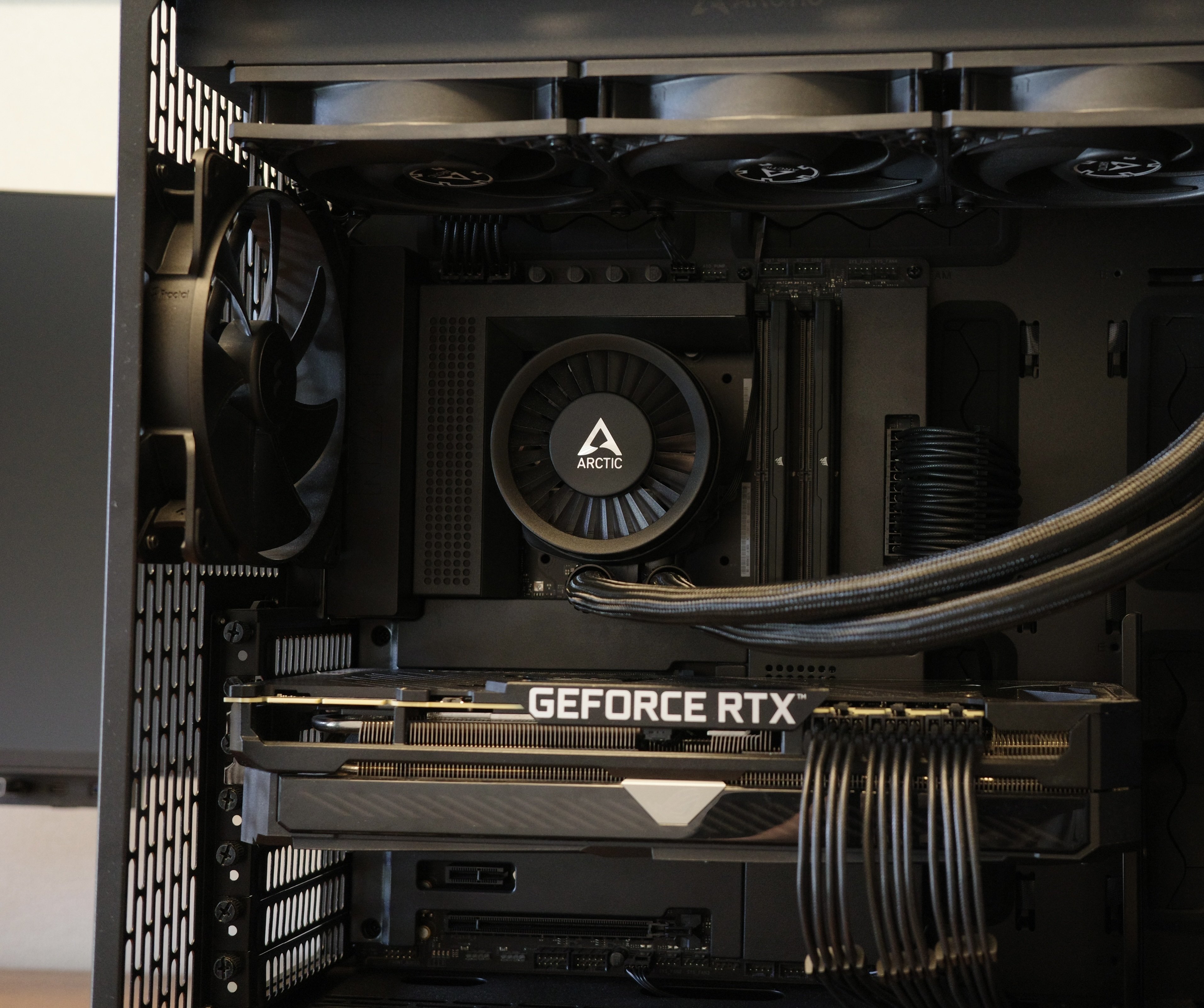 総額40万円の開発用ハイスペックPC紹介｜オレオ@個人開発