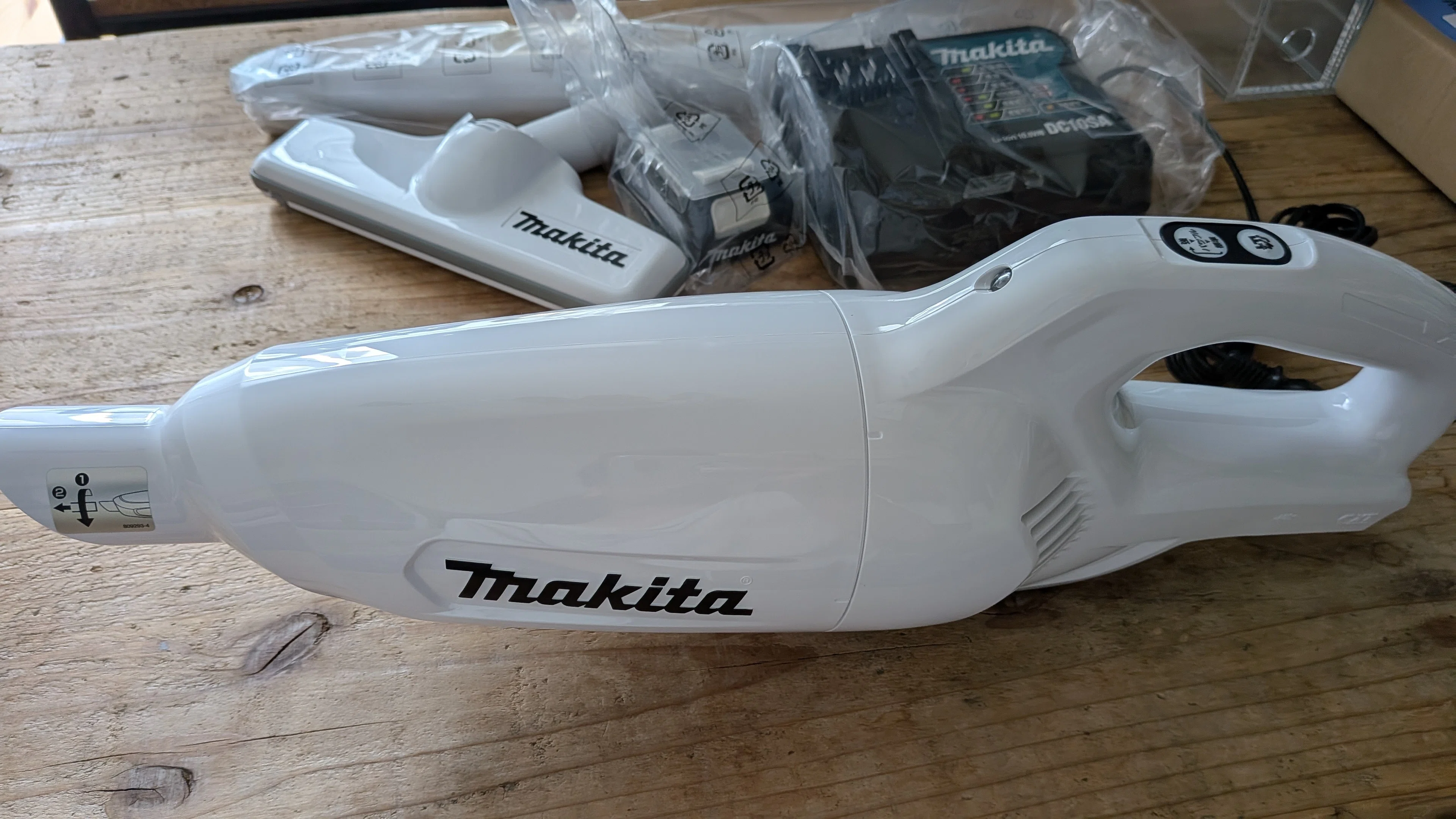 makita(マキタ)】「コードレス掃除機CL108 カプセル式 軽量定番モデル