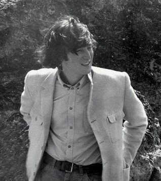 動画から切り取られたジョン・レノンの写真集｜Far East Beatles