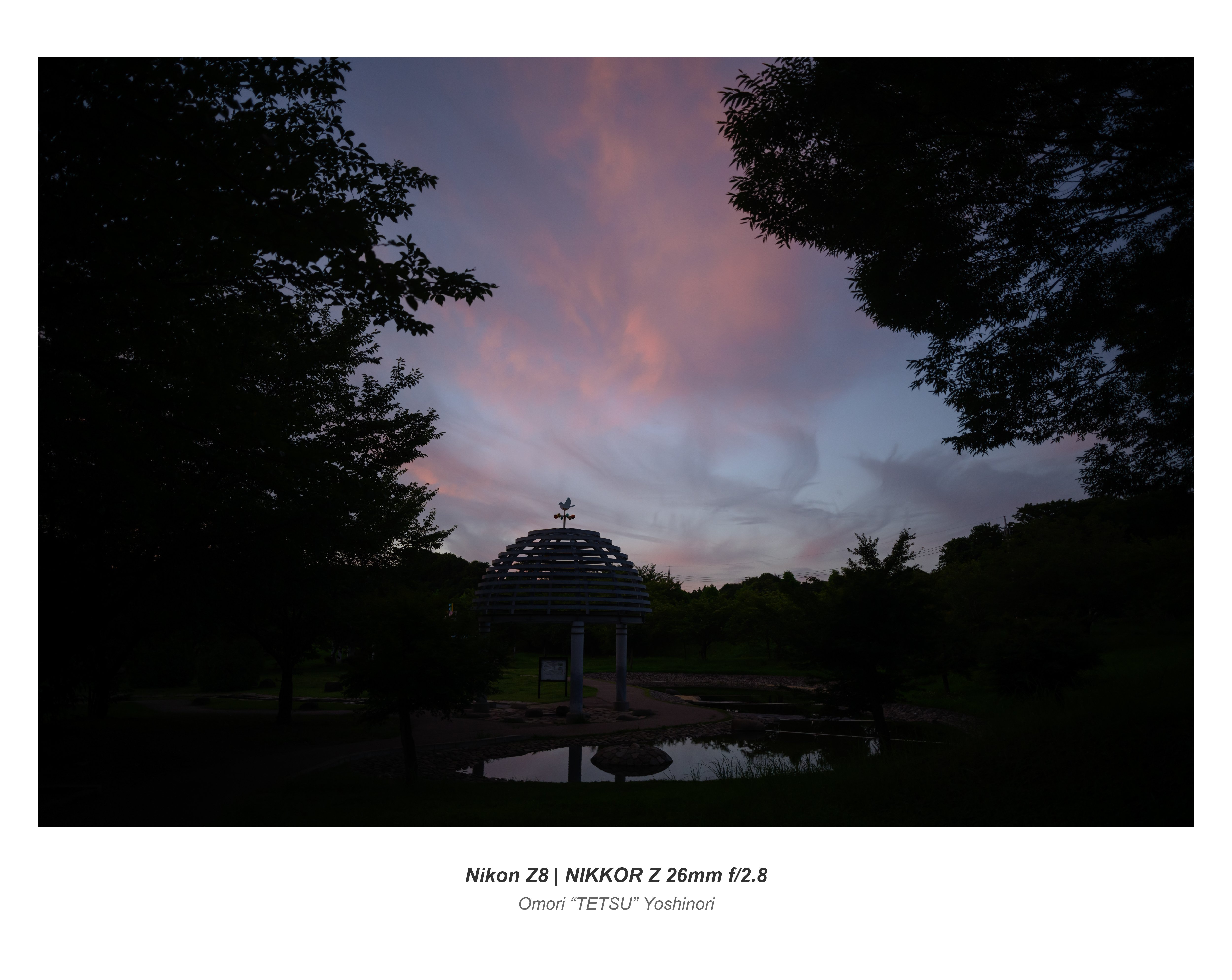 夕方の水門橋と公園の風景：Nikon Z8＋NIKKOR Z 26mm f/2.8