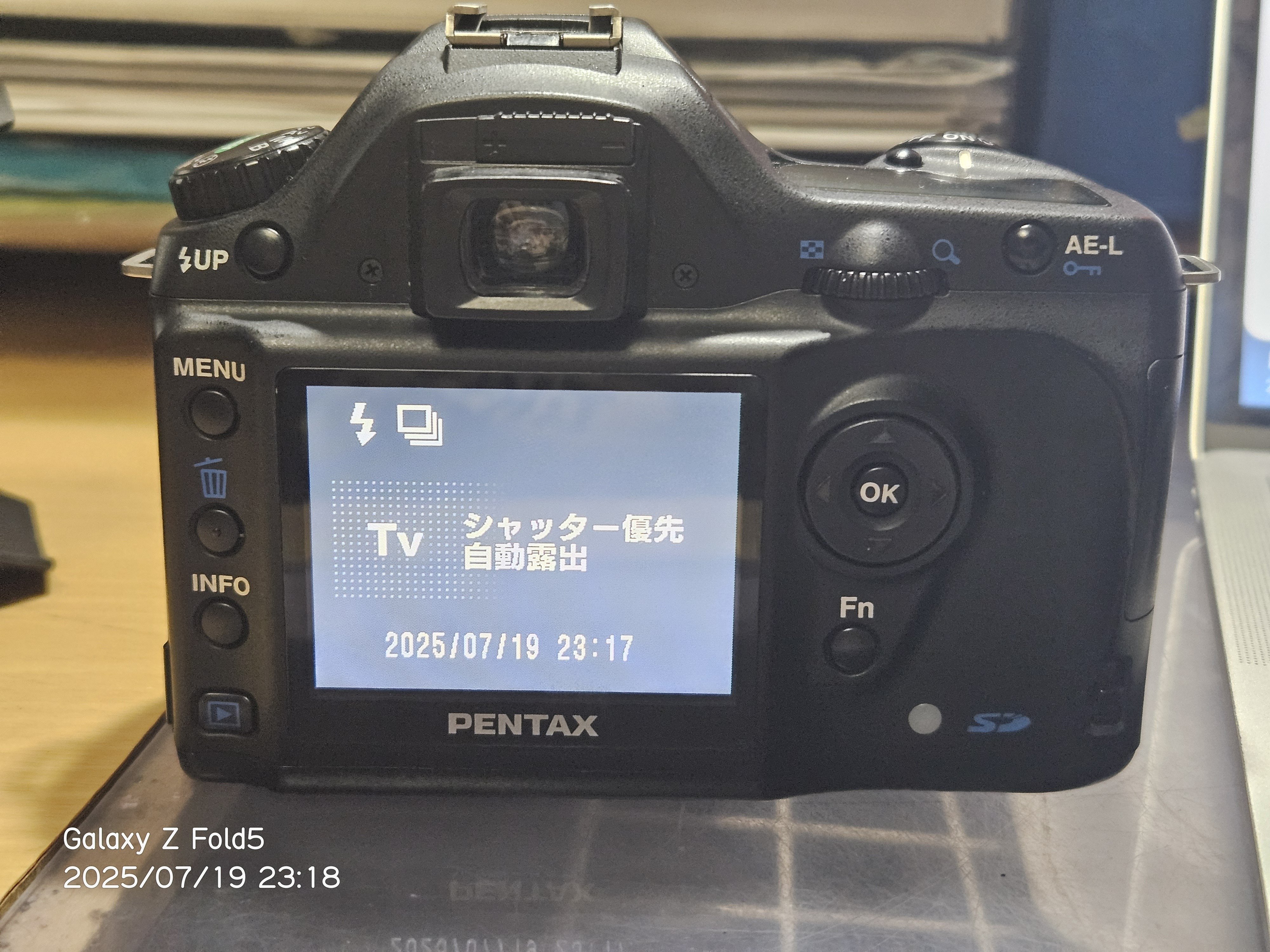 PENTAXカメラistdL Amazon | PENTAX *ist DLレンズキット(シルバー) IST-DLKITS