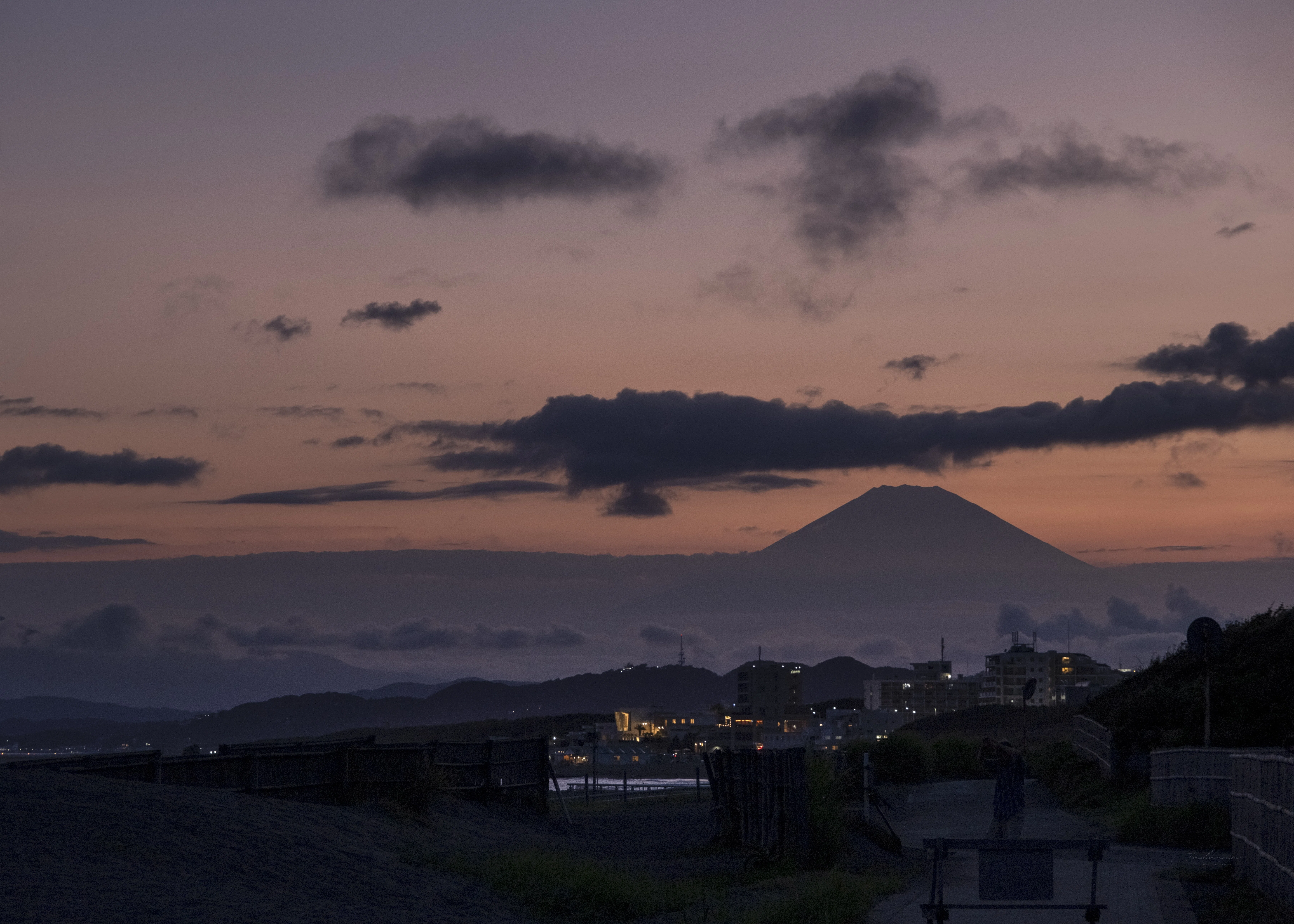 海の向こうの富士山｜TADACAN photo