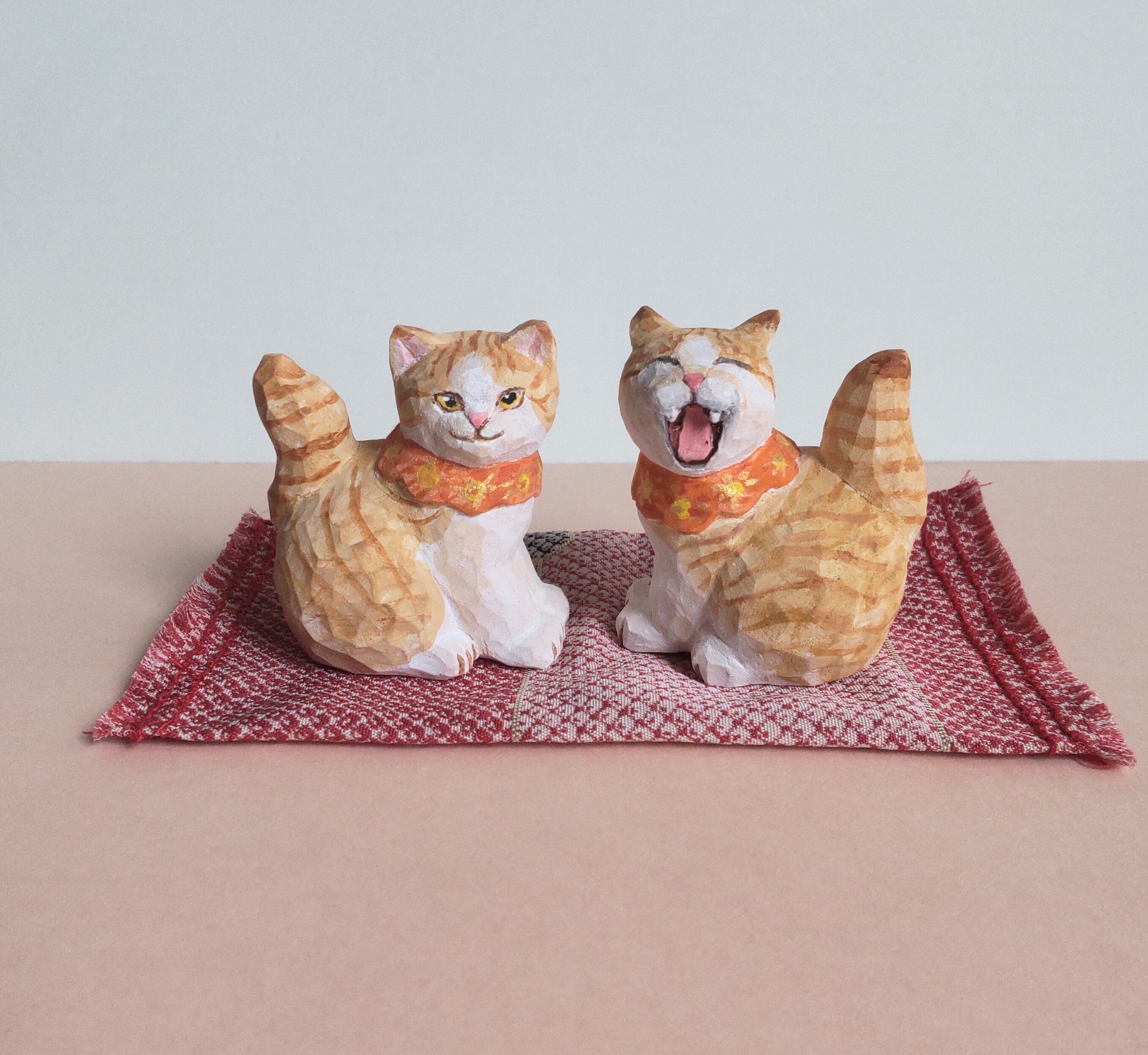 チャッピー様リクエスト作品『ねこづくし』 沖縄デパートリウボウ「猫づくし展2」 作家紹介【あたり工房】｜王冠印