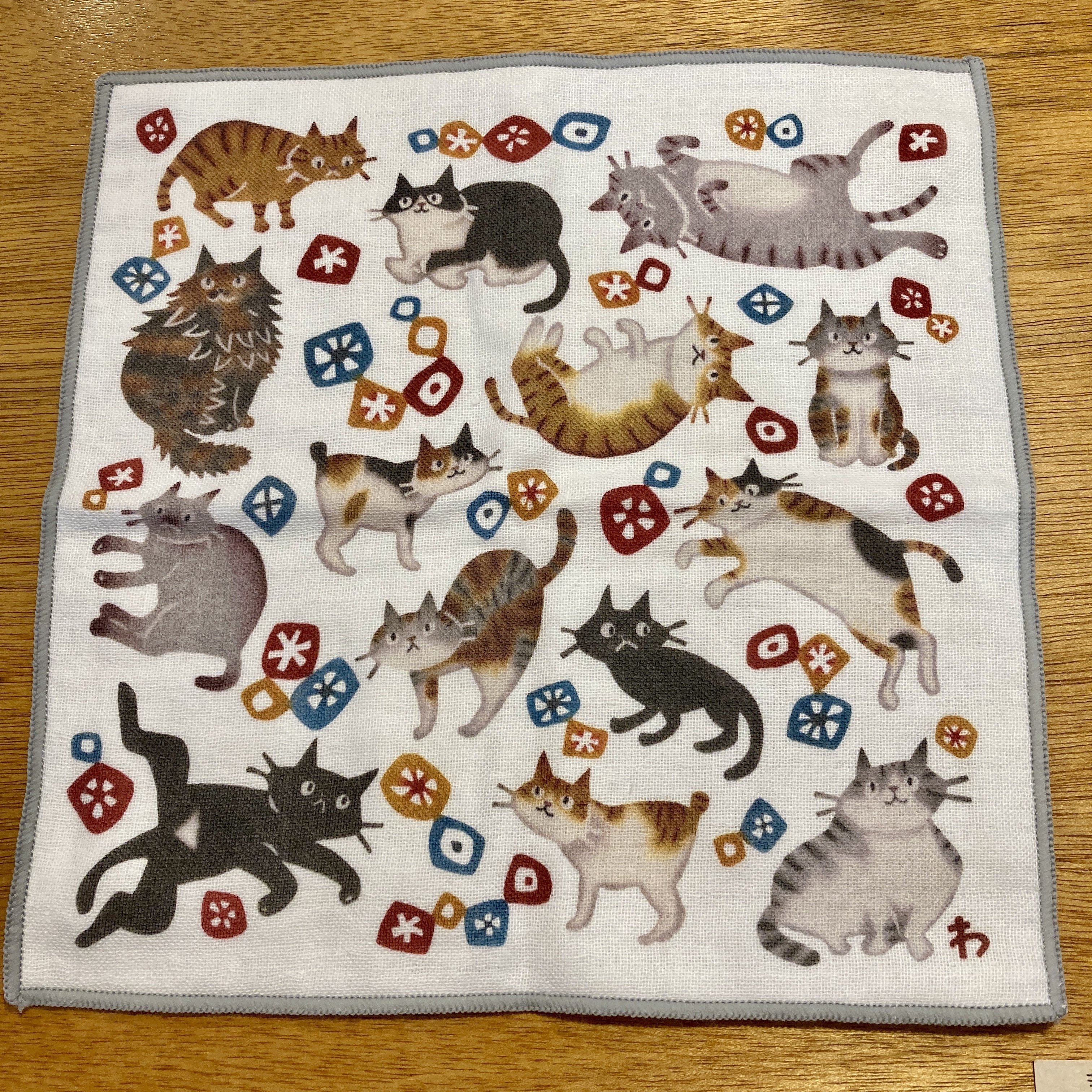 沖縄デパートリウボウ「猫づくし展2」 作家紹介【ほんまわか】｜王冠印