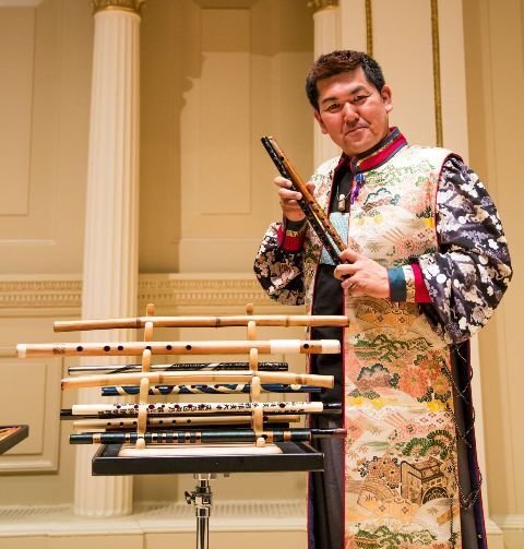 津軽の風、アンダルシアの炎。──佐藤ぶん太 × 智詠「笛とギターが