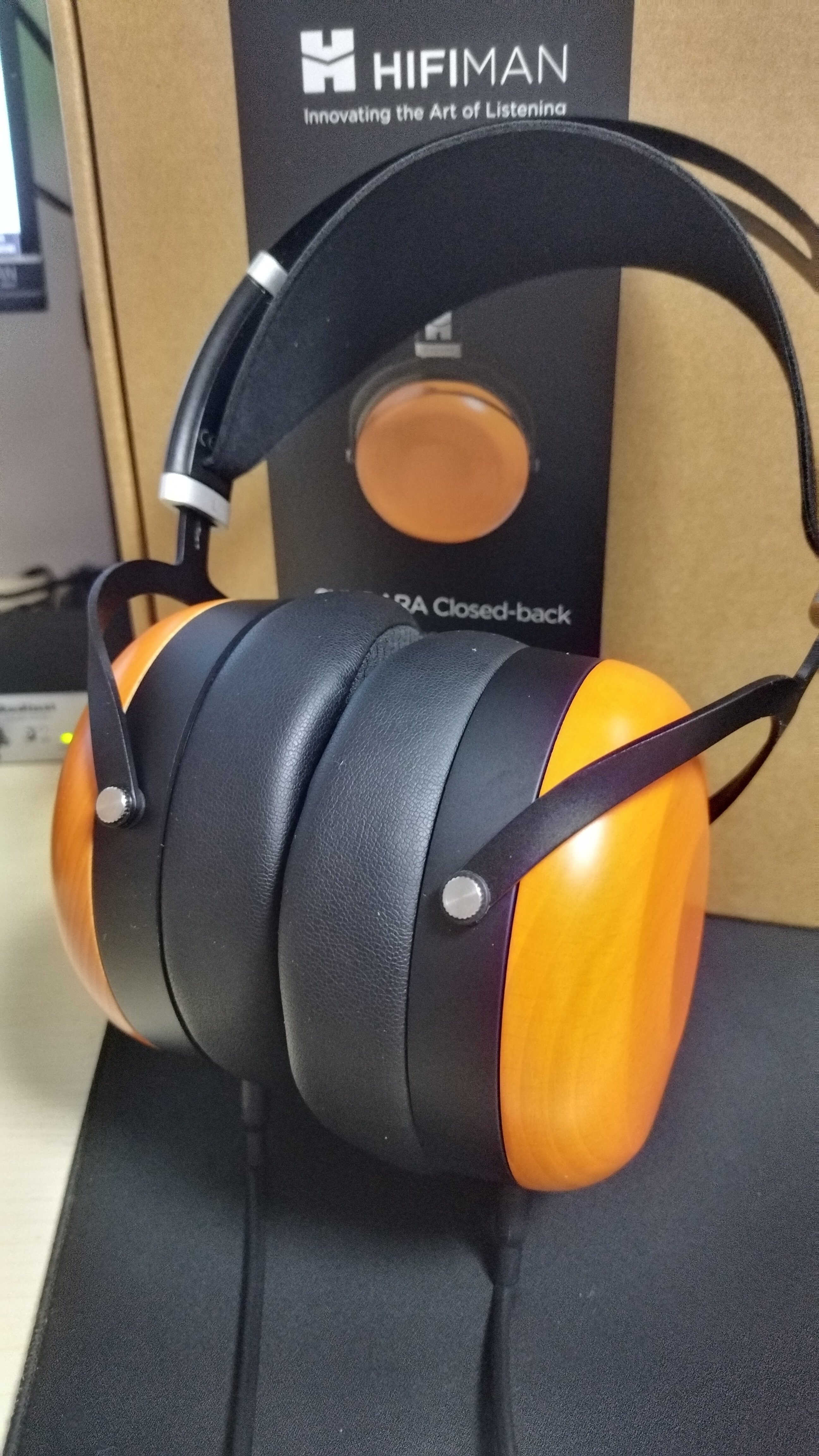濃密ソリッド、そして深ズン：SUNDARA Closed-Backを買った話