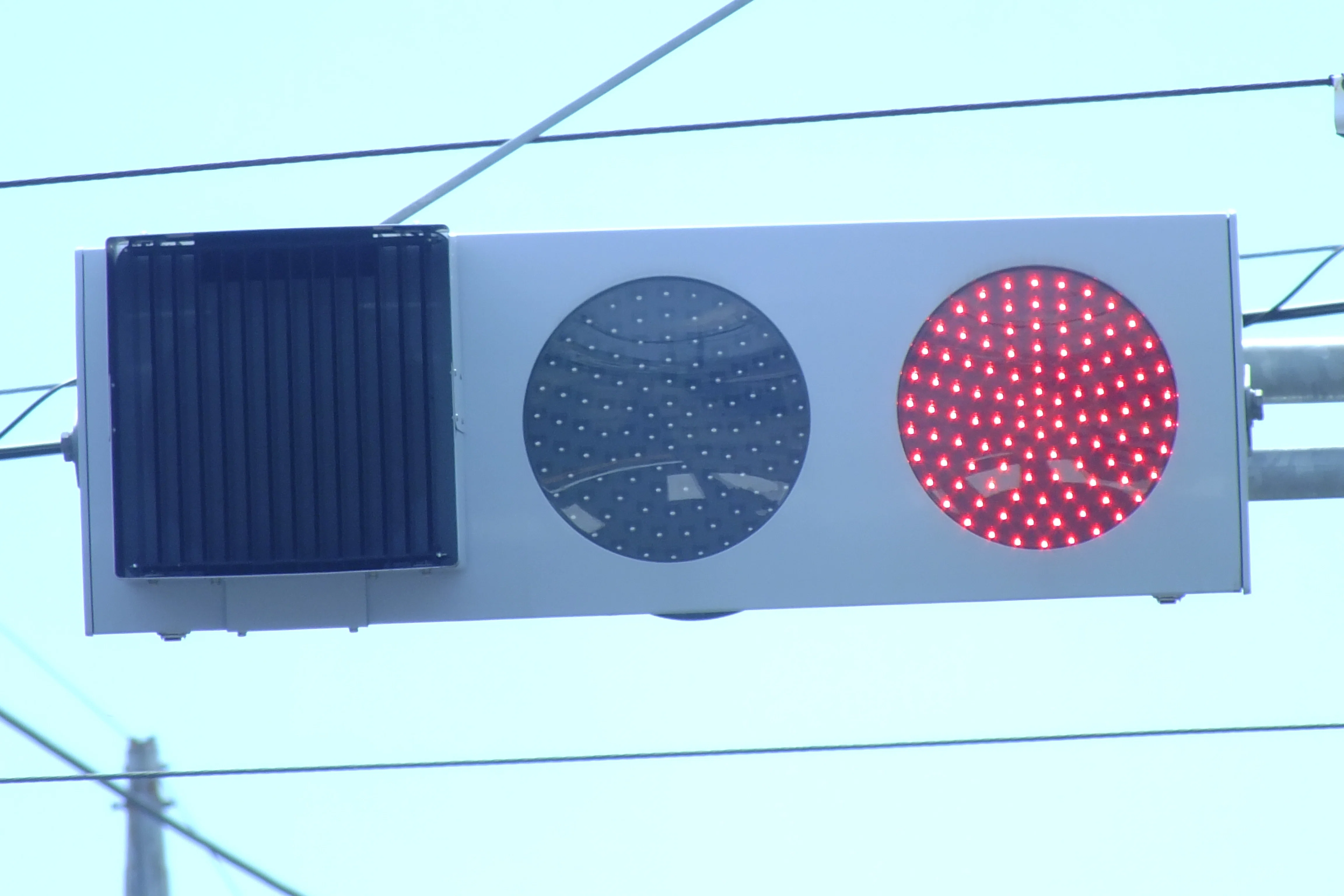 信号電材　LEDレンズユニット　青色 足利-36】 足利市八椚町にある青だけルーバーと曇りレンズの信号電材低