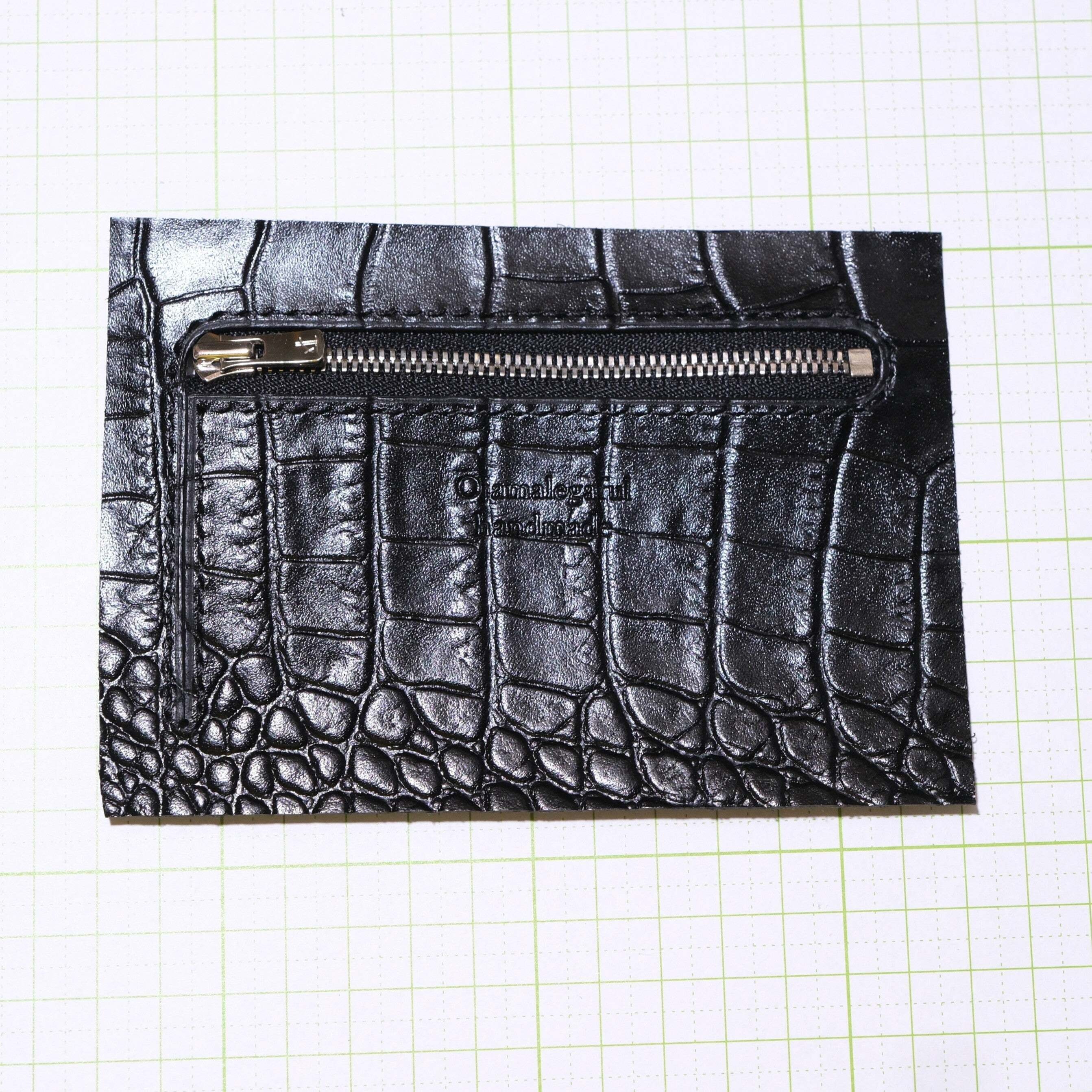 【ハンドメイド】本革　ミニフラグメントケース85×135　クロコ型押しブラック ハンドメイド】本革 ミニフラグメントケース85×135 クロコ型押し