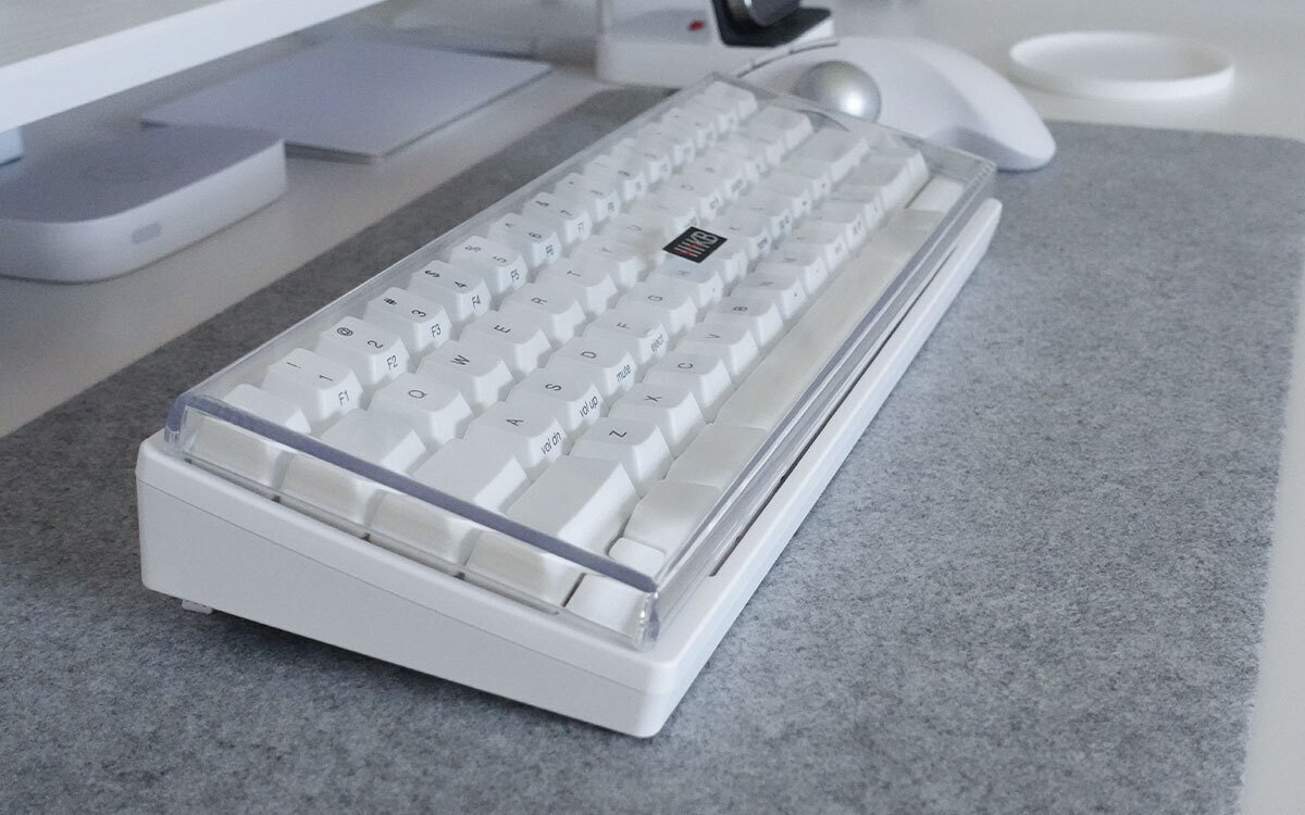 HHKB Studio ホワイトキーボード 本体　+ ルーフ Amazon | PFU キーボード HHKB Studio キートップセット （雪