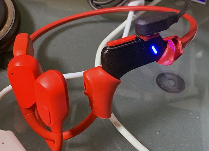 電源入らないShokz（S803）に“闘魂注入”｜接点クリーニングで