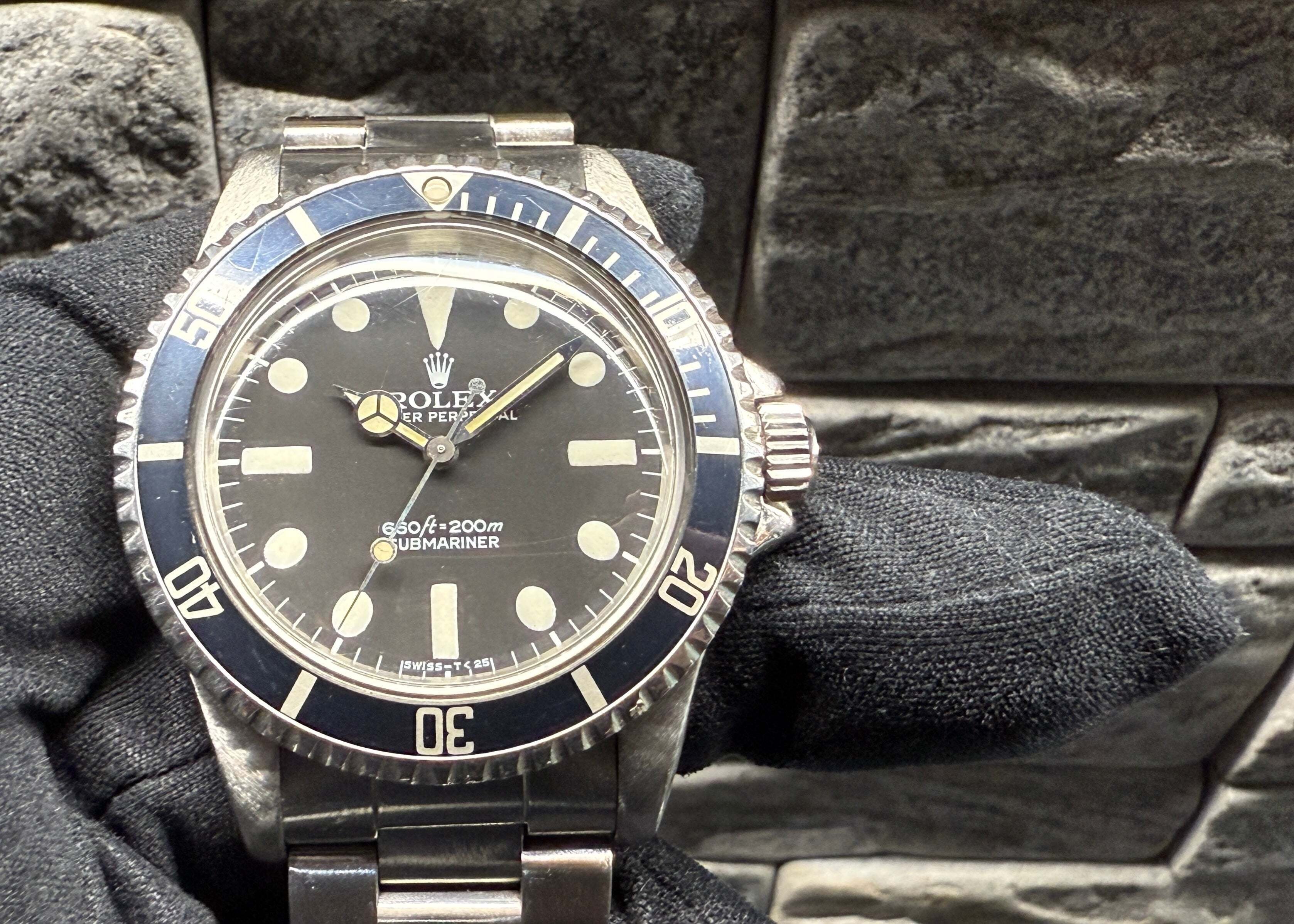 雰囲気抜群！ネイビーインサートが魅力！！レムリッチダイヤル