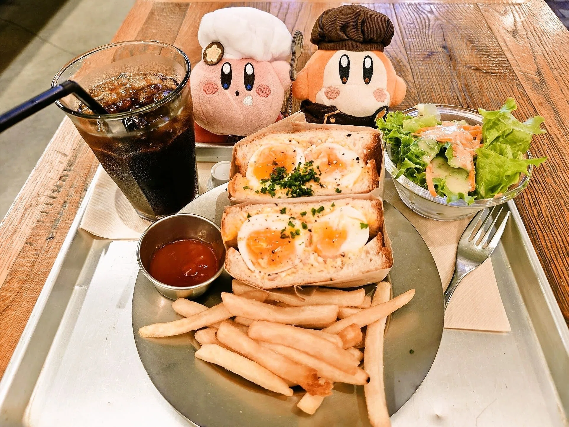 オシャレで利便性も高い卵料理専門カフェで、ビジュアル満点の絶品卵