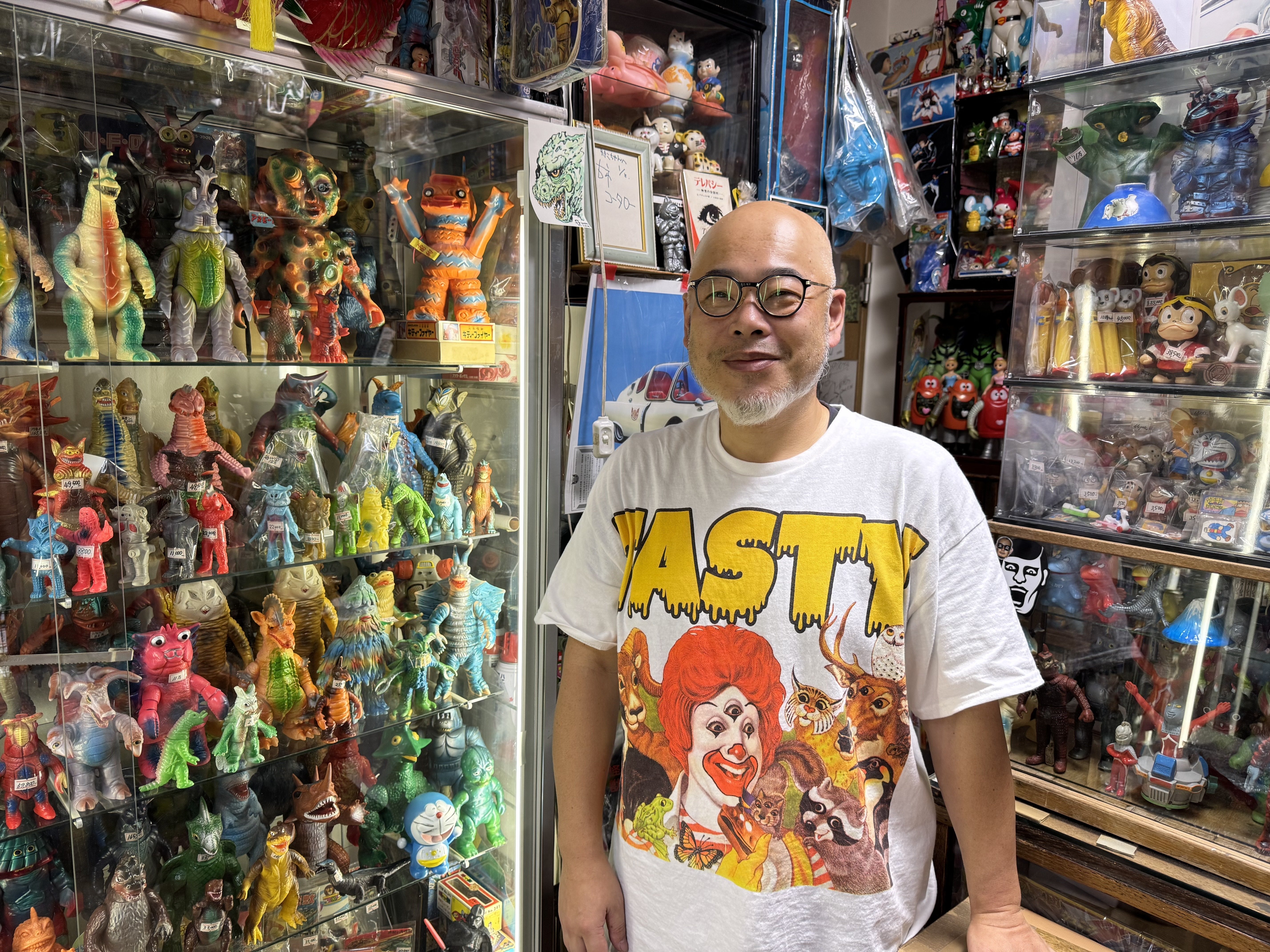 江古田のソフビ伝道師ヨーダ」依田雅彦店長に聞くソフビの世界｜真実一郎