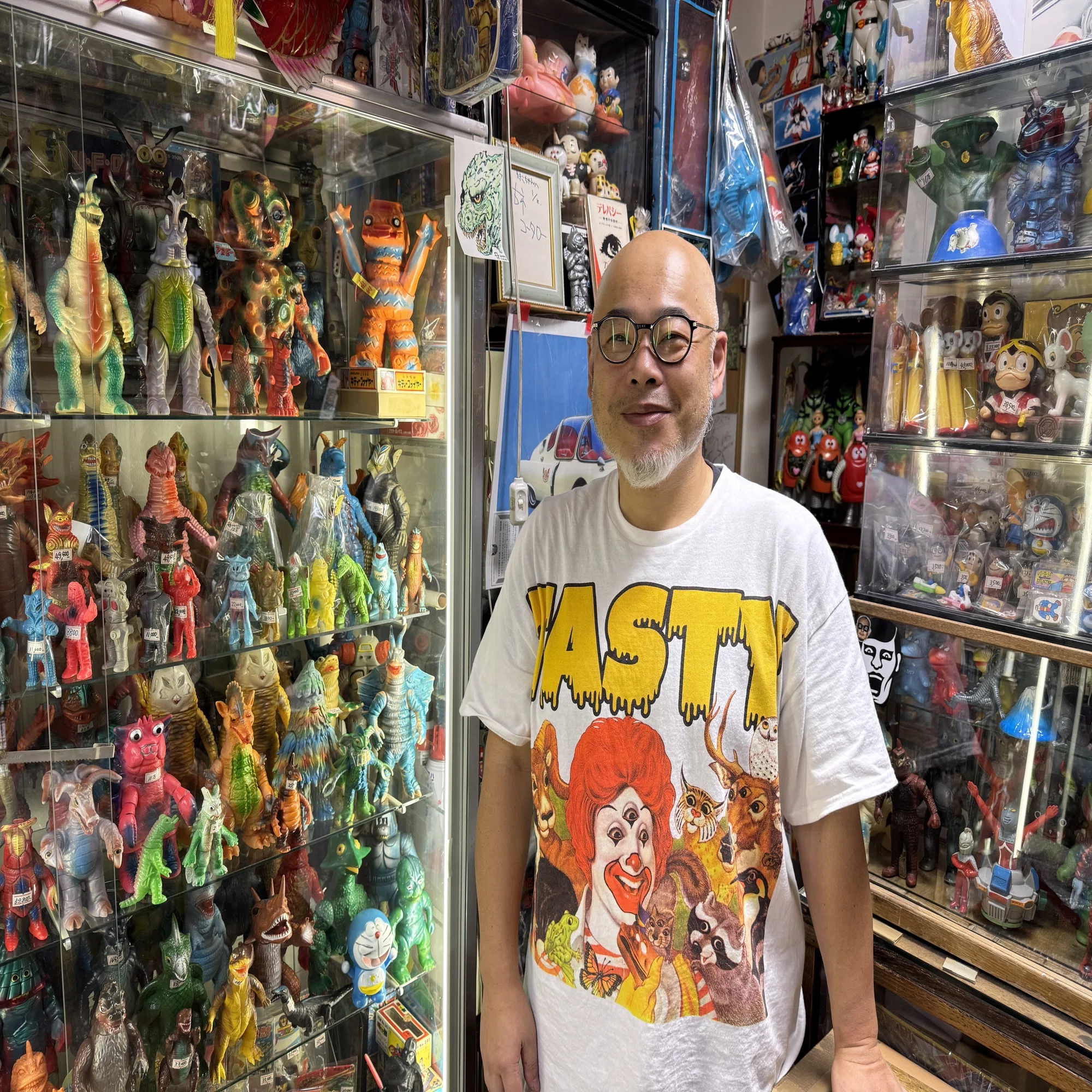 江古田のソフビ伝道師ヨーダ」依田雅彦店長に聞くソフビの世界｜真実一郎