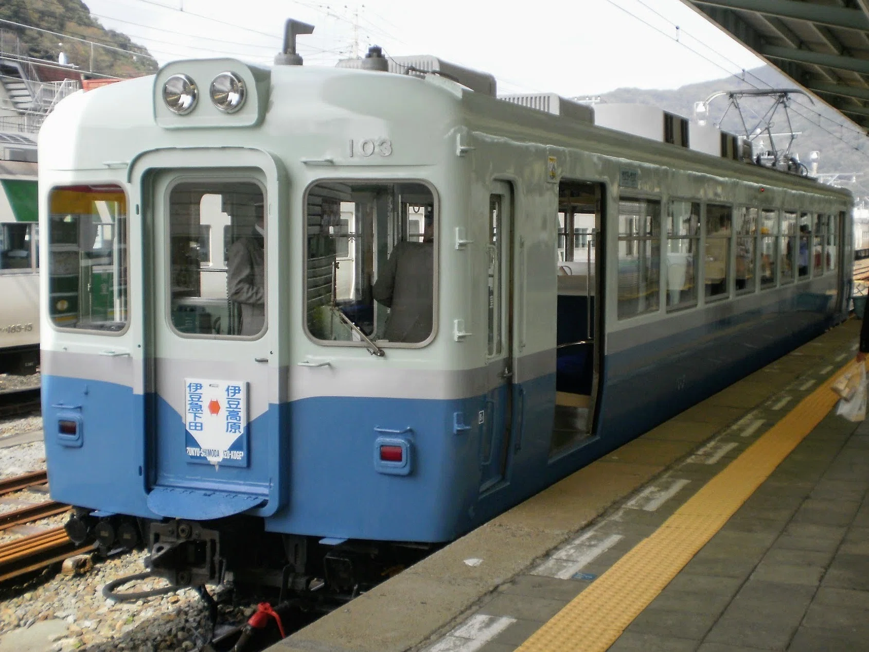 仮泊列車なんず号を辿って 伊豆急行線終電で行く下田の旅｜tokaの夜行