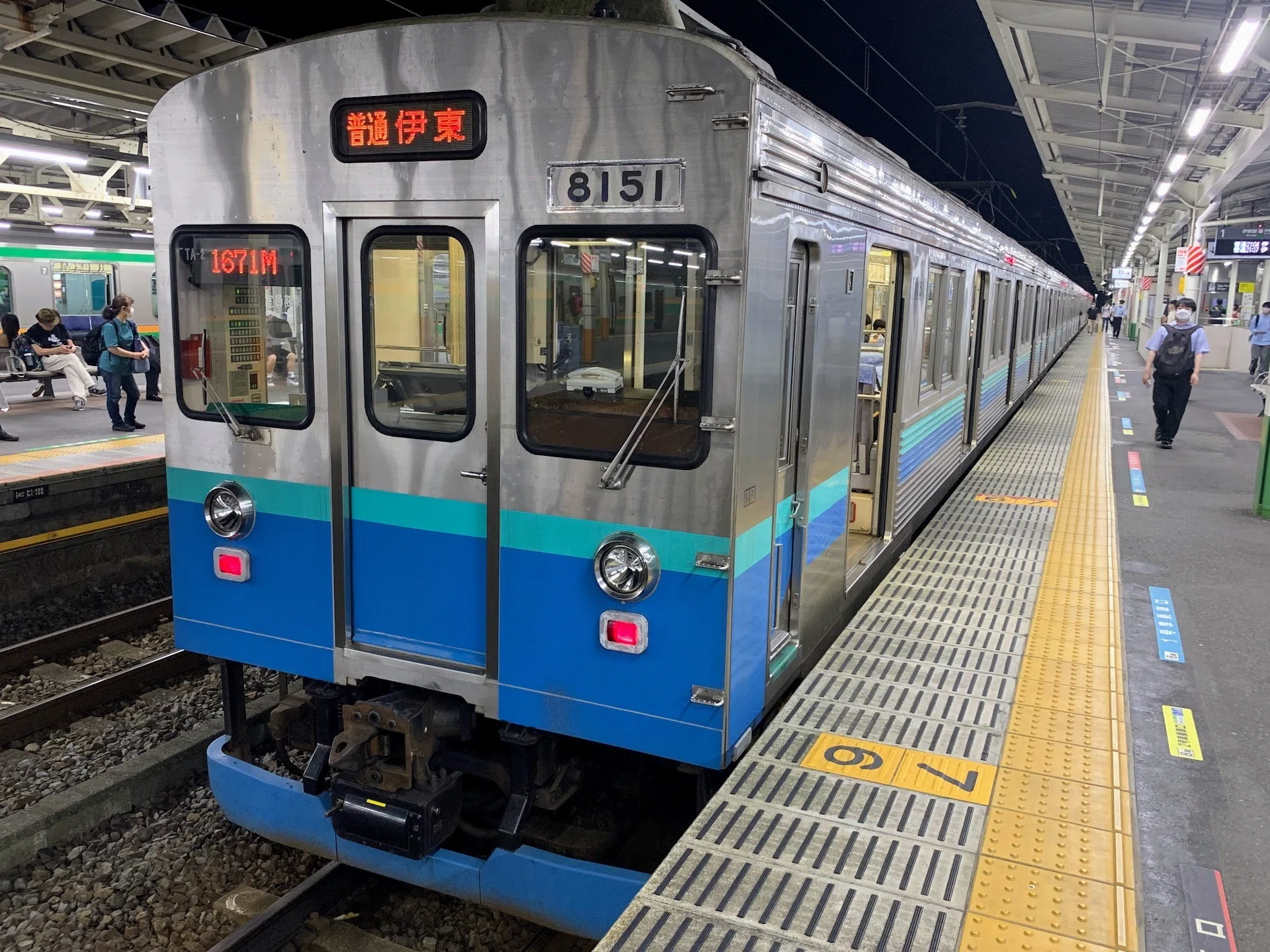 仮泊列車なんず号を辿って 伊豆急行線終電で行く下田の旅｜tokaの夜行