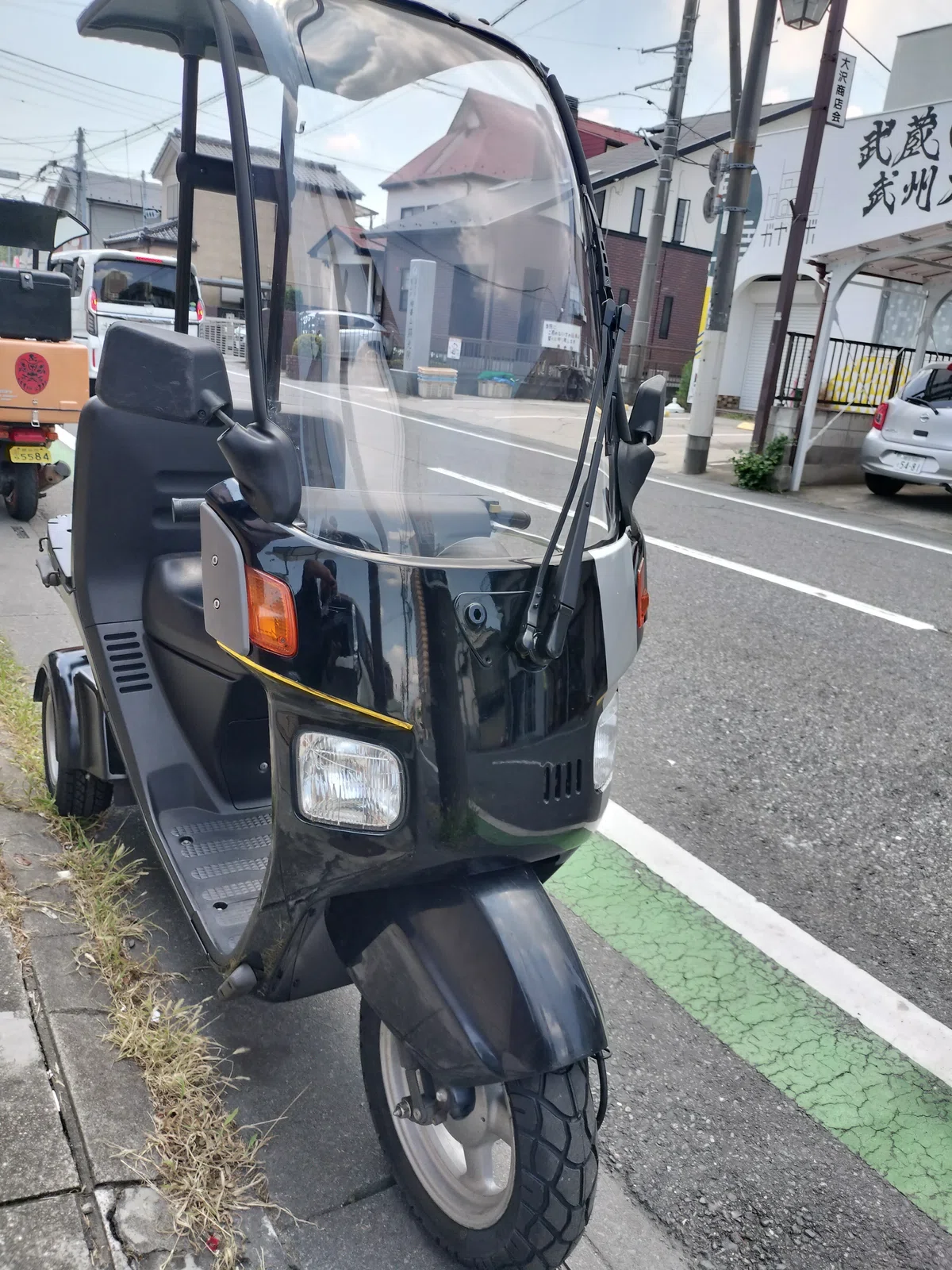 商談中です。ホンダ ジャイロキャノピー TA03 「4ｽﾄTA03 ジャイロキャノピー 3型 お得便利仕様  !!!」使い勝手のよいマジカルレーシング製2段デリBOXを装着！ボルカニックオレンジとベージュの2台をご紹介！byHVファクトリー
