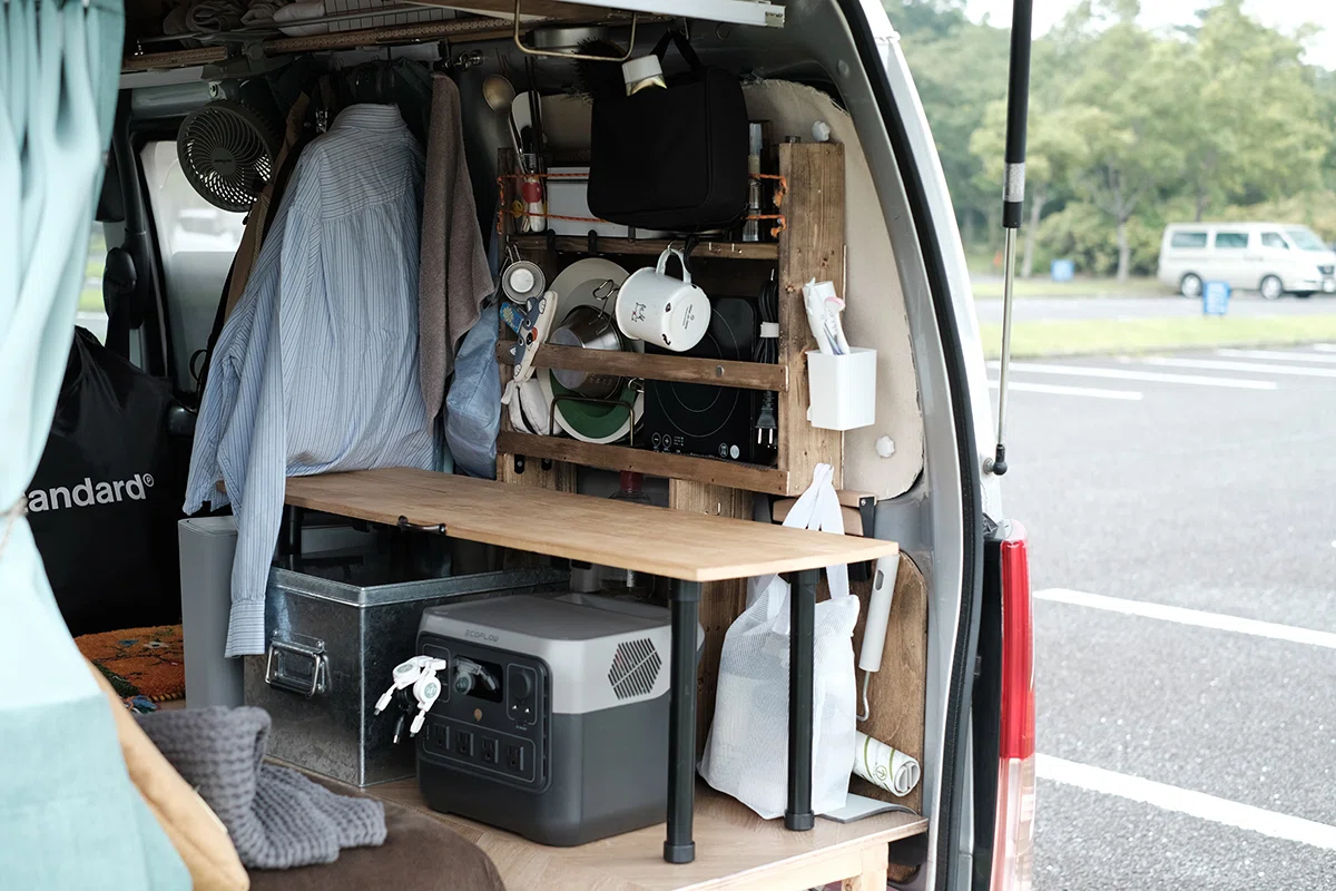 旅する家】DIY初心者が軽バンをバンライフ仕様にしてみた｜白石