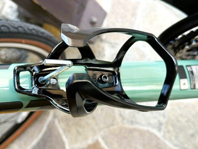 GIANTクロスバイク Escape R3」購入に合わせて、ボトル着脱が簡単な