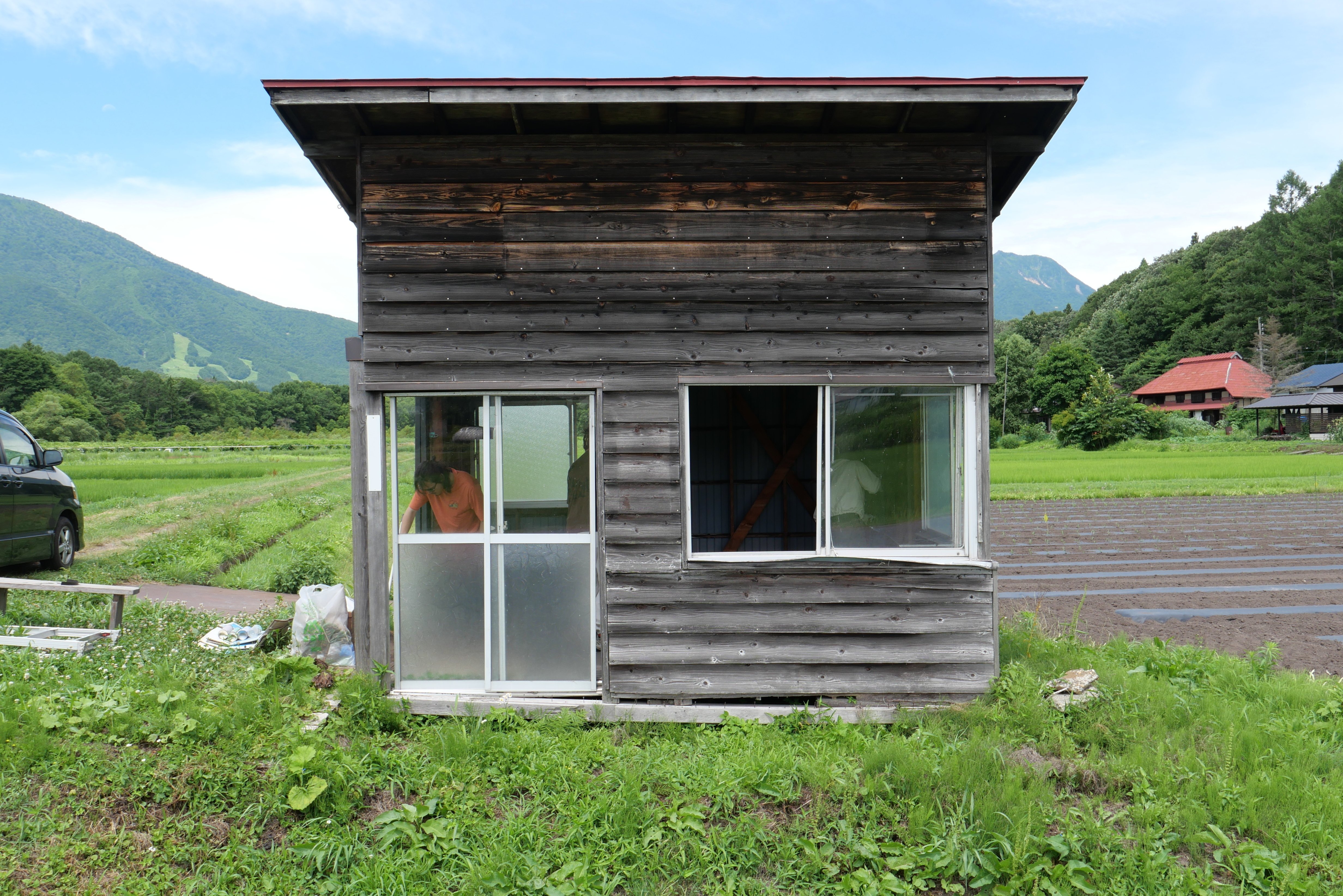 信濃町の集落で「新鮮採れたて！本の無人販売所」を期間限定オープン