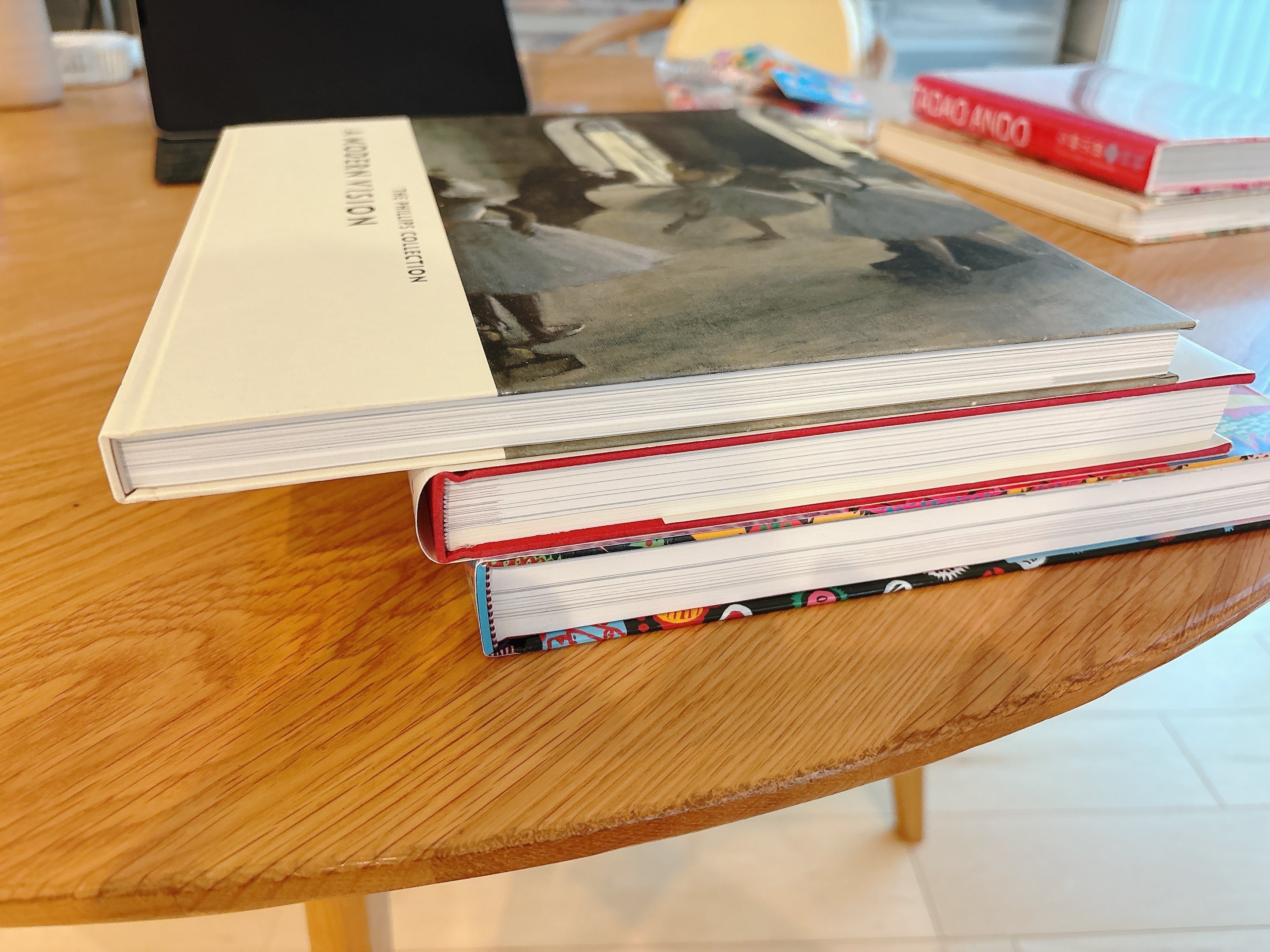 個性が光りまくる美術館の図録｜桜田千尋