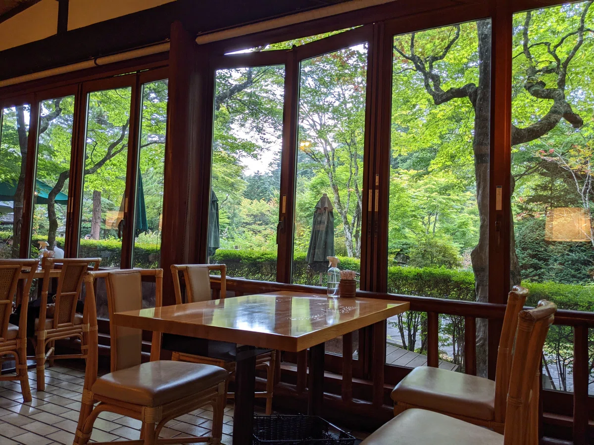 軽井沢 万平ホテル カフェテラス 夏