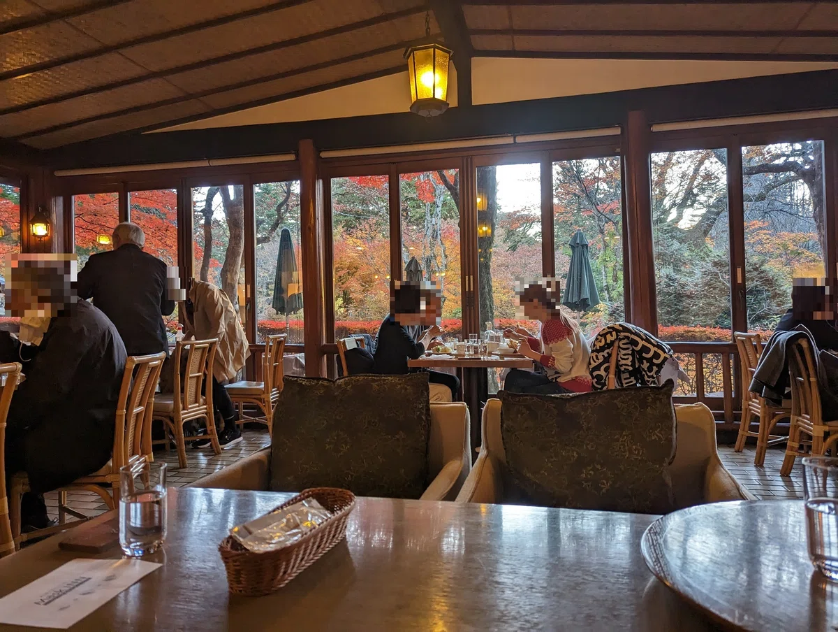 軽井沢 万平ホテル カフェテラス 秋