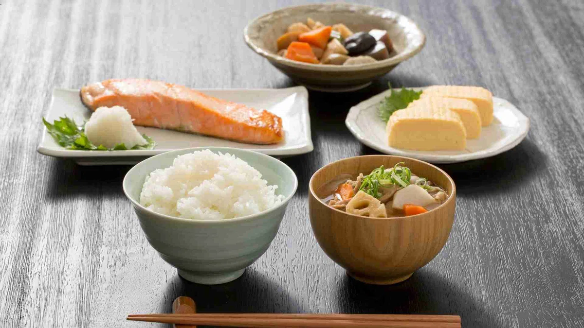  Foto zu 和食は五感を育てる！～色・香り・音を楽しむ「日本の朝ごはん」～｜海の食育.com / 料理研究家 本保圭一郎 