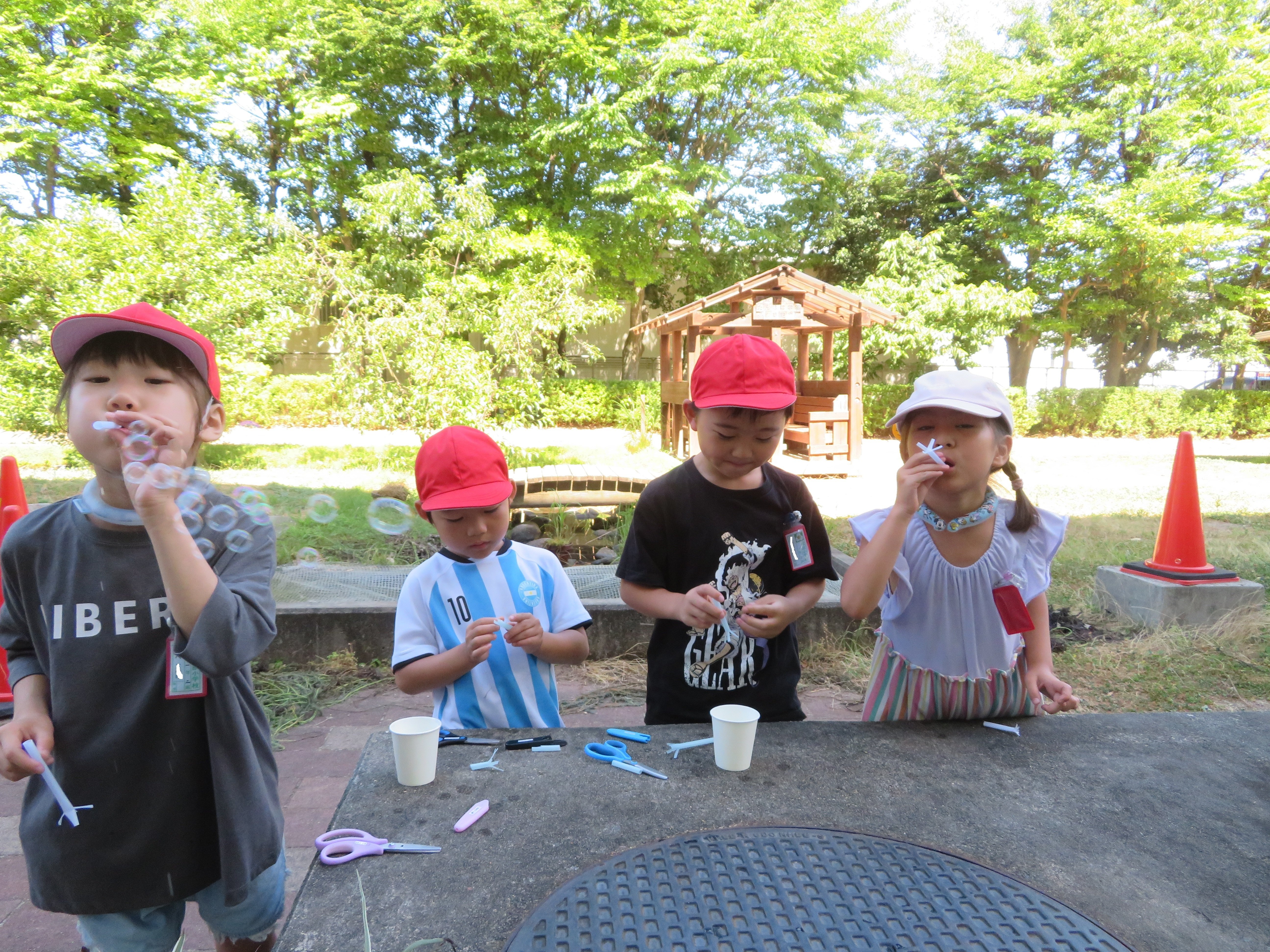 シャボン玉親子 親子シャボン玉の写真素材｜写真素材なら「写真AC」無料（フリー