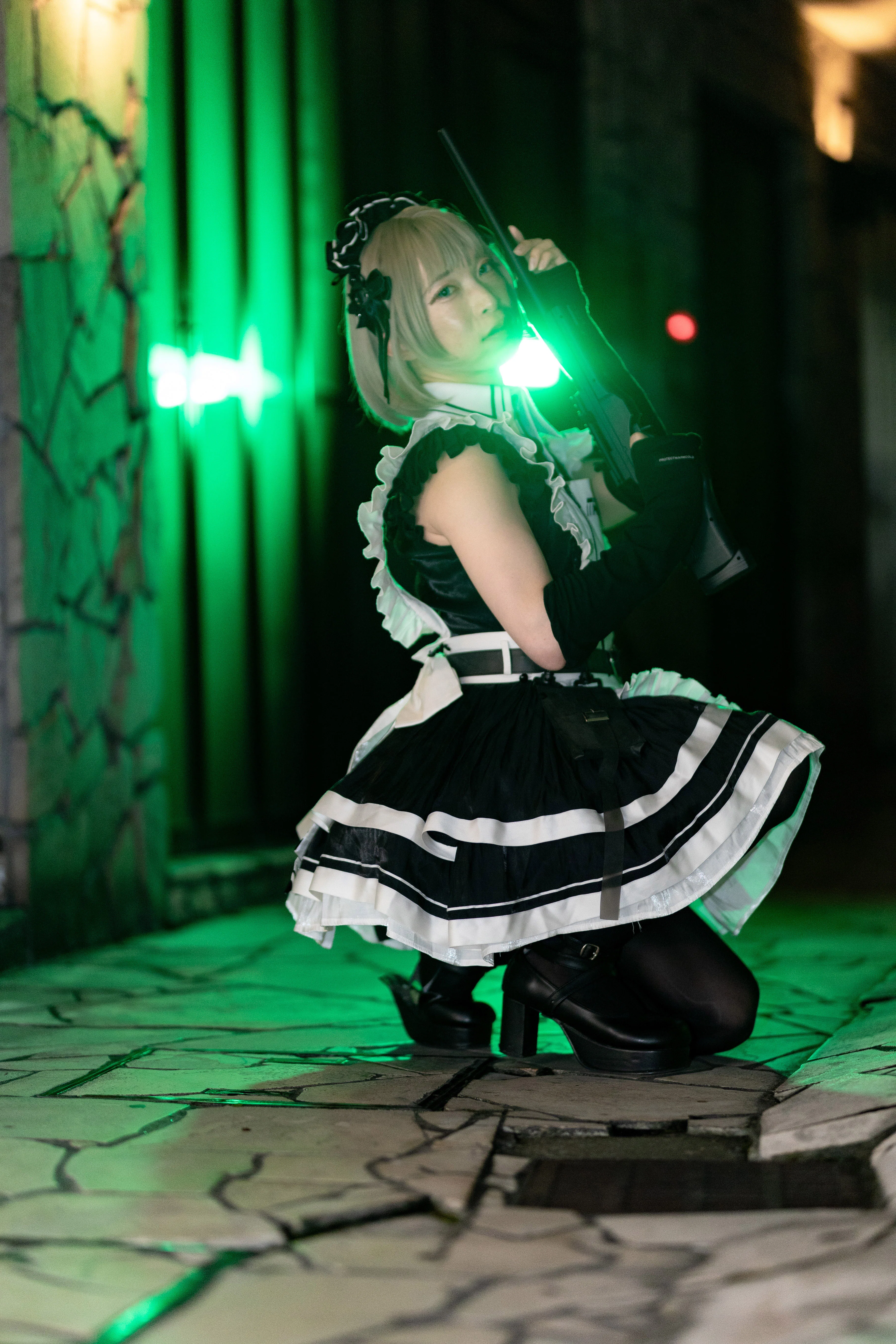 Portrait] サイバーメイドで夜の街中巡った｜2025.06.27 ＃廃墟 #夜