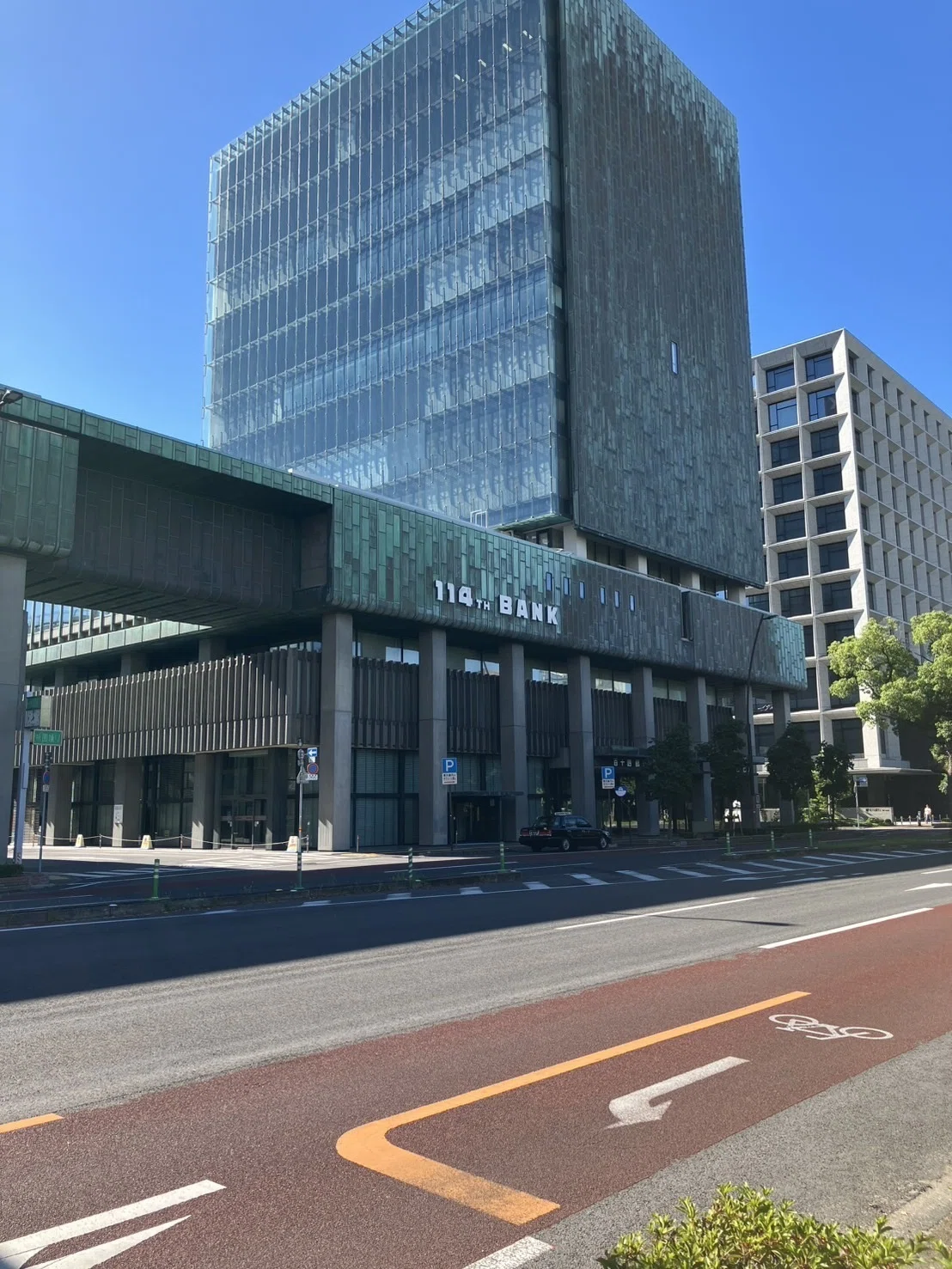 architecture】百十四銀行本店ビル｜日建設計｜small design
