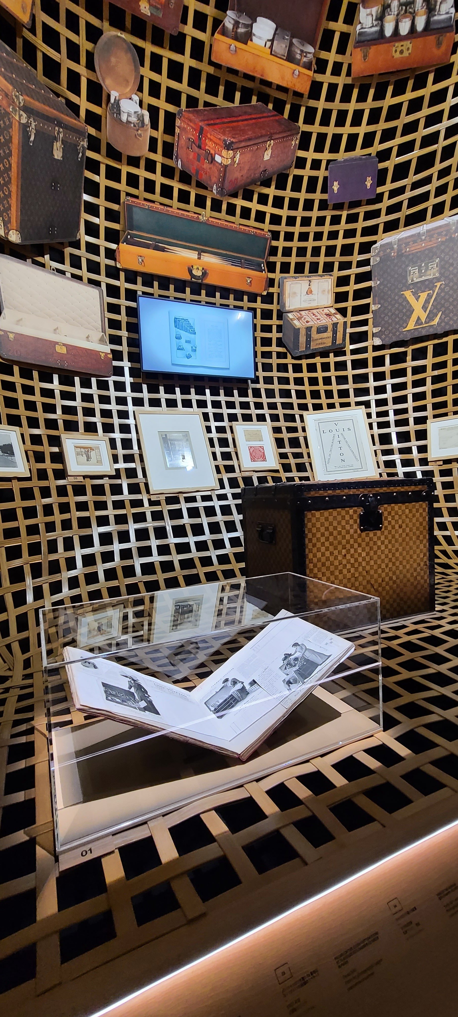 非売品　ルイ・ヴィトン ビジョナリー・ジャーニー 大阪　中之島美術館 ルイ·ヴィトン】「ビジョナリー·ジャーニー」展 大阪中之島