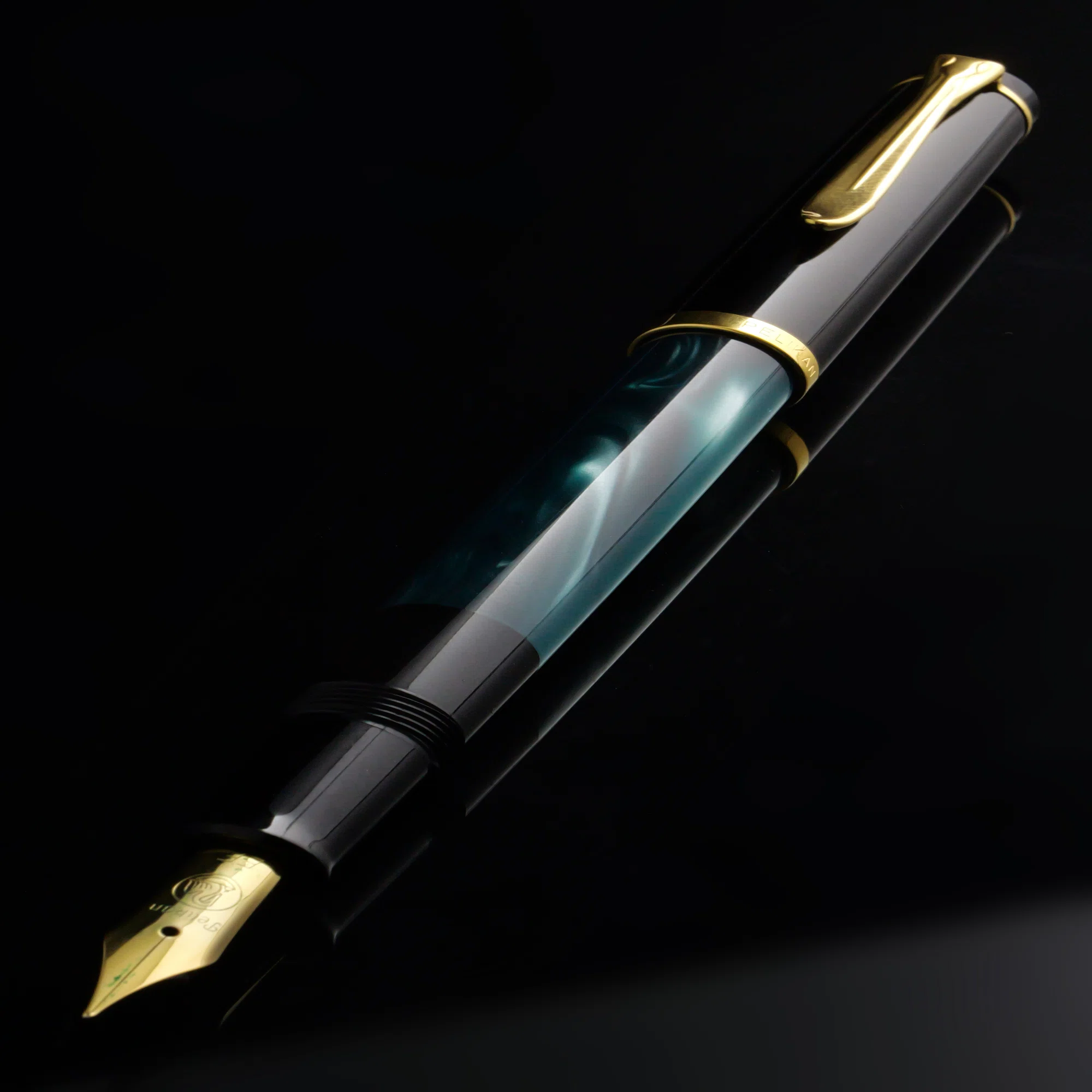Pelikan Classic M200: Green Marbled and Brown Marbled｜Hideo Takehara