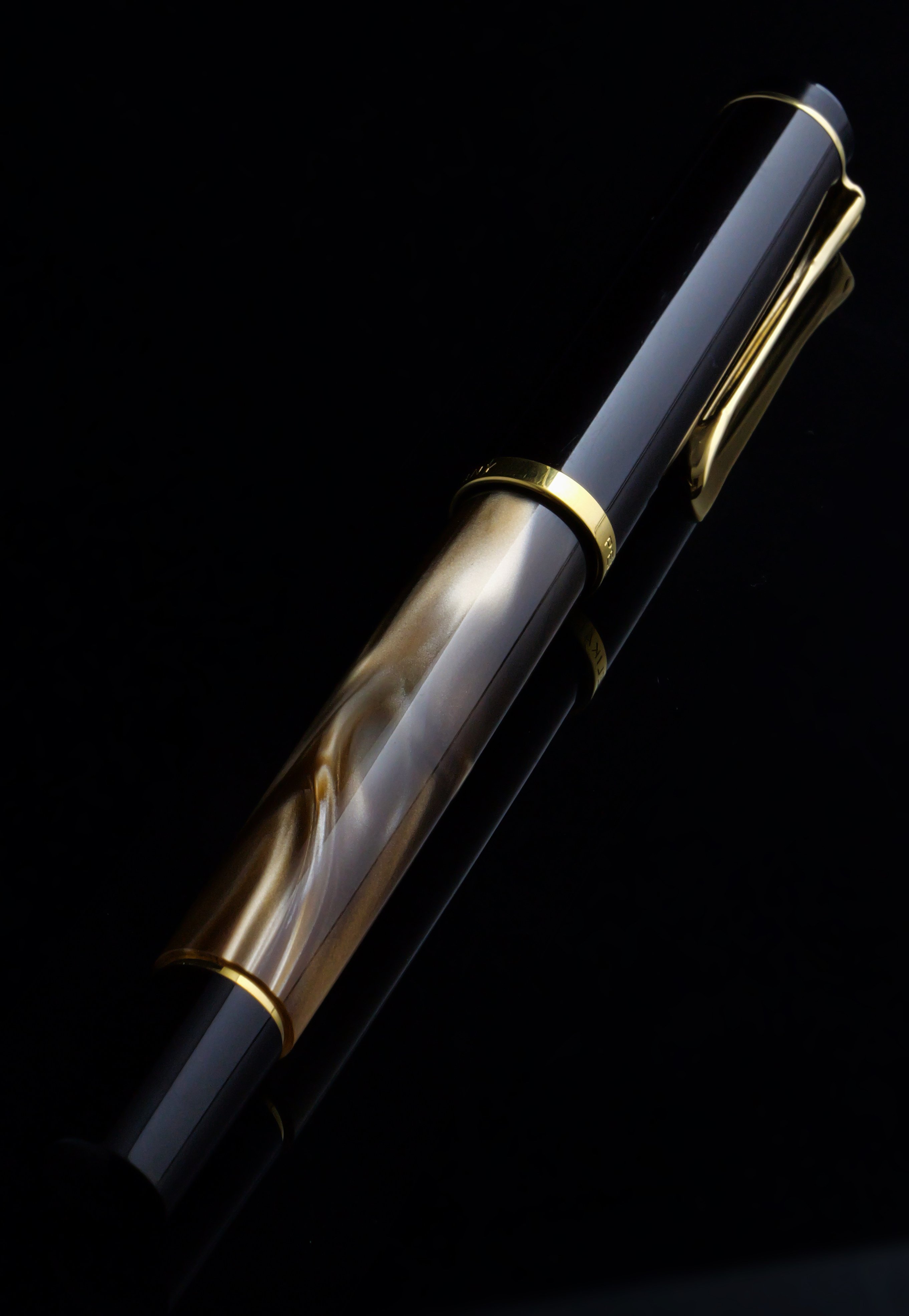 Pelikan Classic M200: Green Marbled and Brown Marbled｜Hideo