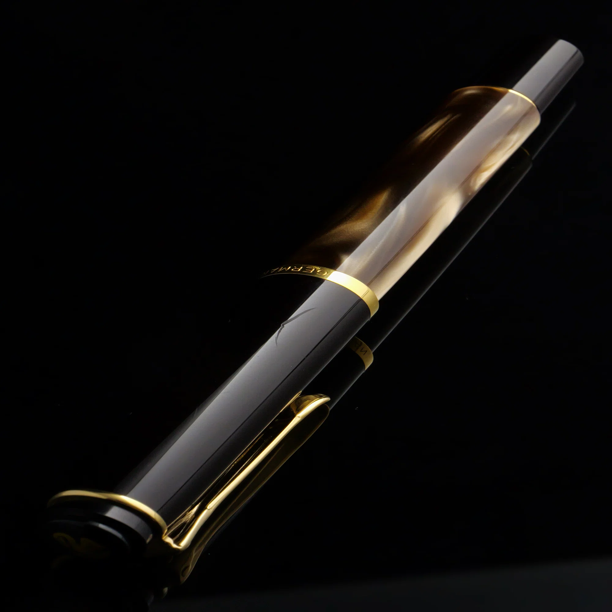 Pelikan Classic M200: Green Marbled and Brown Marbled｜Hideo Takehara